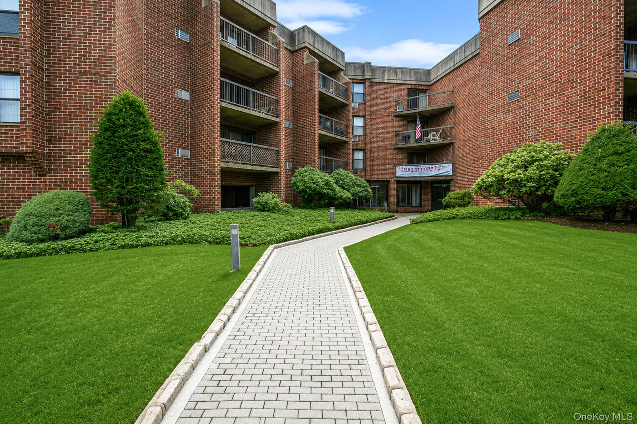 3rd image of 380 Fulton St, Oyster Bay, NY 11735