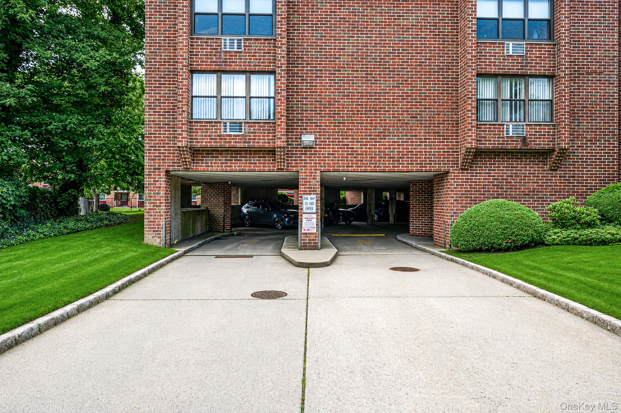 4th image of 380 Fulton St, Oyster Bay, NY 11735