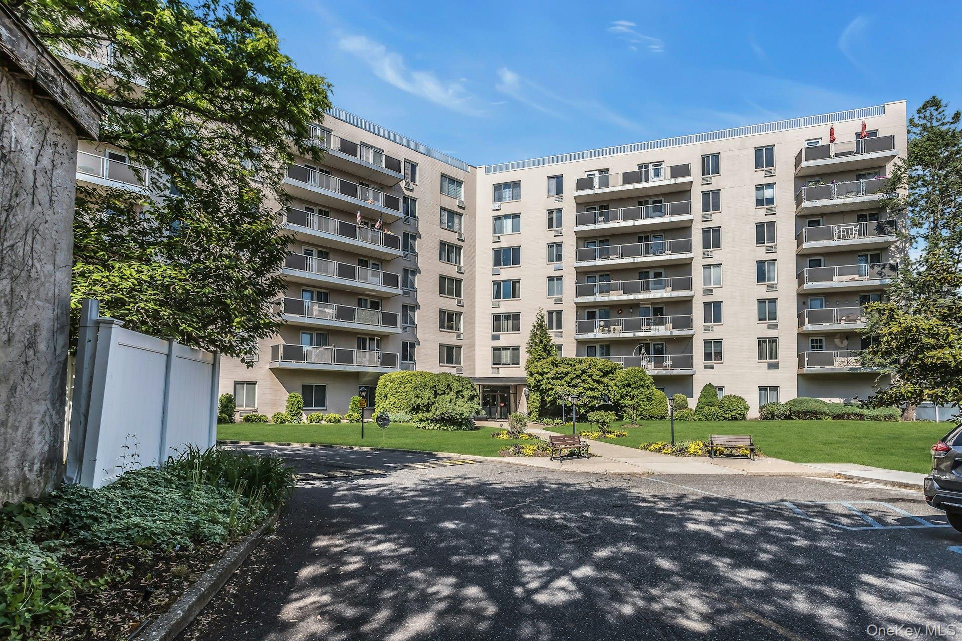 2nd image of 135 Post Ave #6B, North Hempstead, NY 11590 | MLS# 1025621