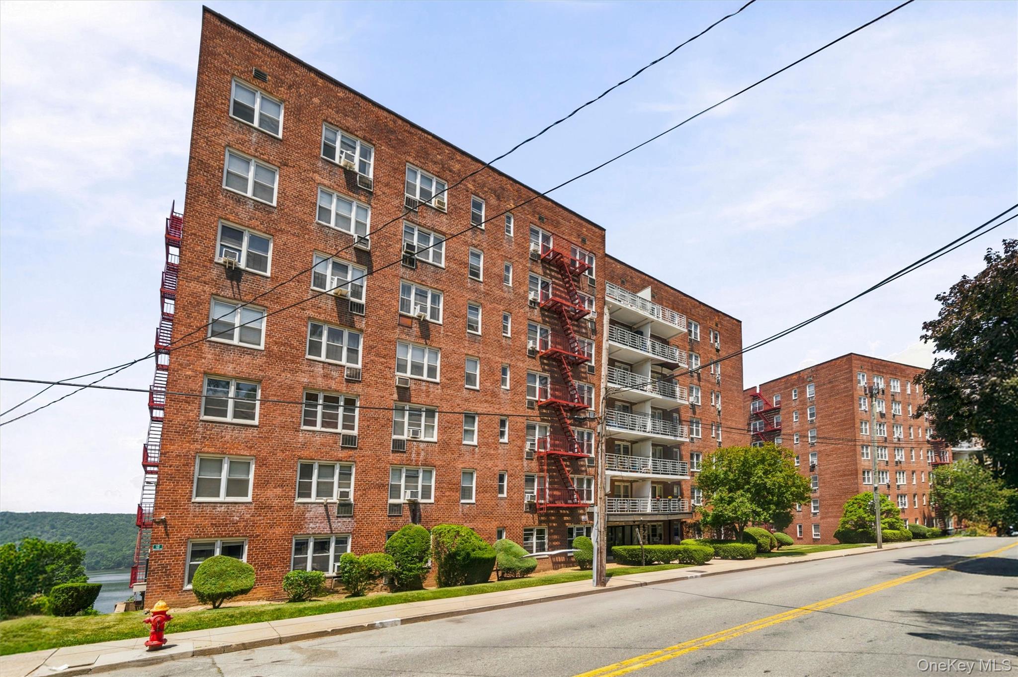 2nd image of 679 Warburton Ave, Yonkers, NY 10701