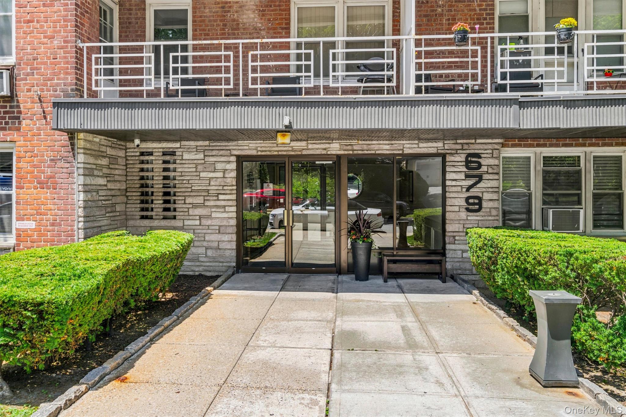4th image of 679 Warburton Ave, Yonkers, NY 10701