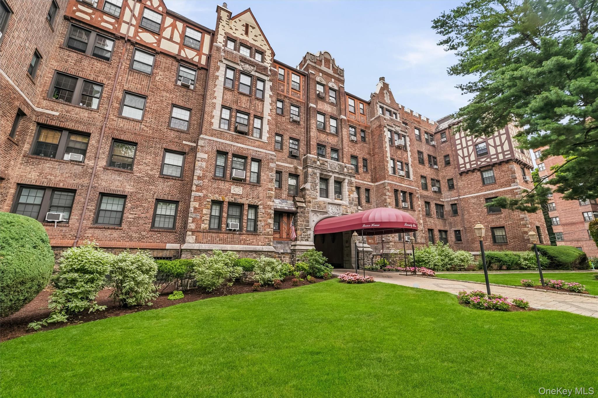 Homes for sale in White Plains, NY | 23 Old Mamaroneck Rd #Apt. 5Q, White Plains, NY 10605 | MLS# 1025637