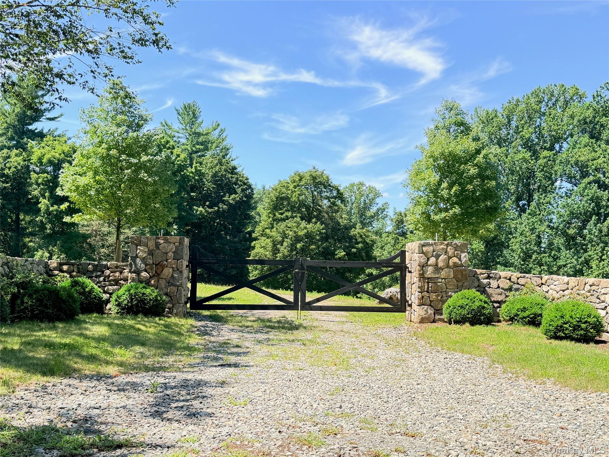 2nd image of 725 Croton Lake Rd, Bedford, NY 10549 | MLS# 1025714