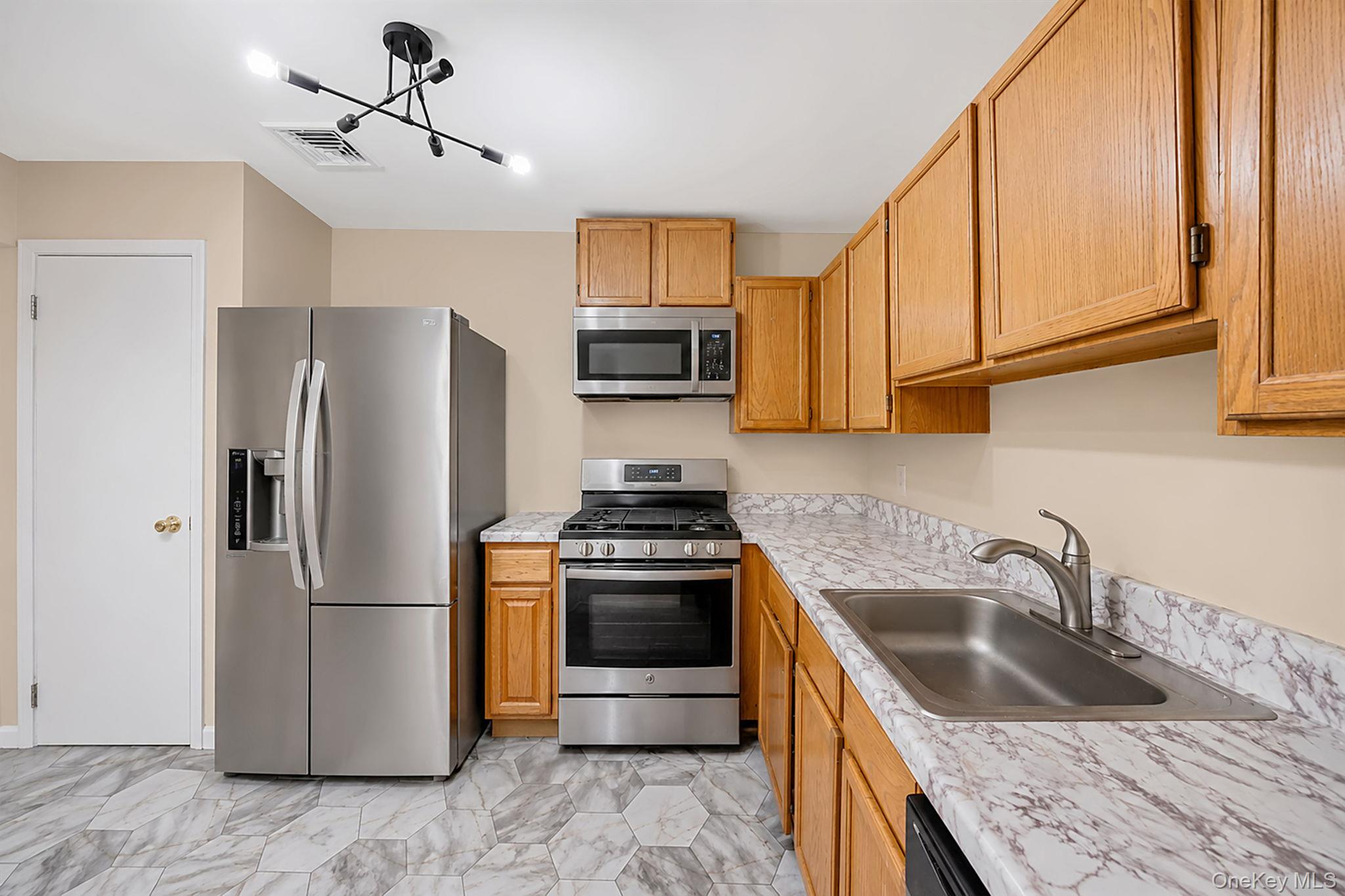 4th image of 26 Beech St, Central Islip, NY 11722 | MLS# 1025807