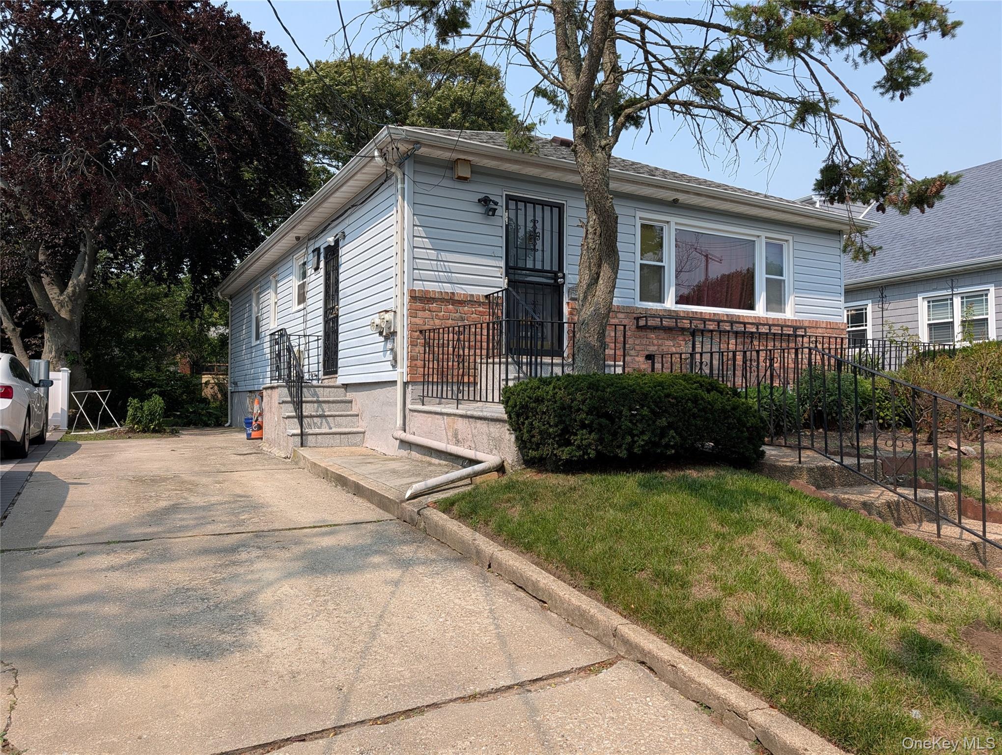 2nd image of 2944 Bayswater Ave, Far Rockaway, NY 11691 | MLS# 1025813