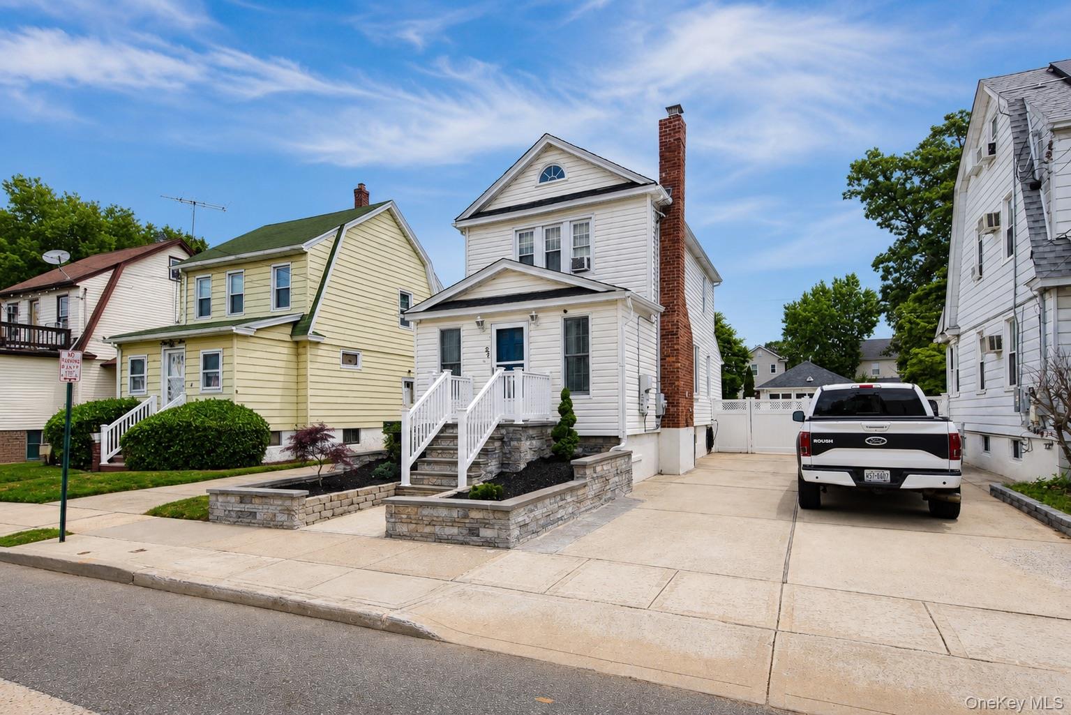 2nd image of 27 Avondale St, Hempstead, NY 11581 | MLS# 1025859