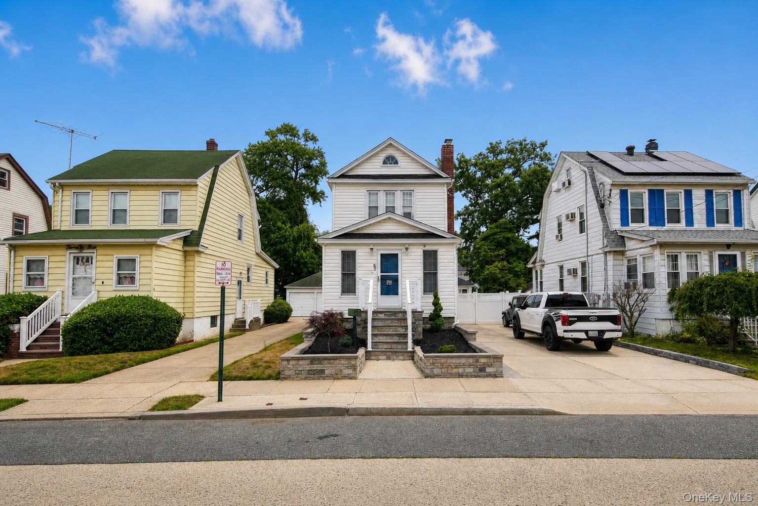 30th image of 27 Avondale St, Hempstead, NY 11581 | MLS# 1025859