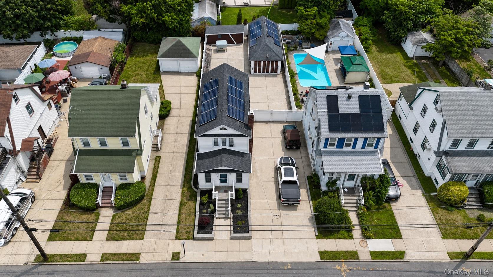 3rd image of 27 Avondale St, Hempstead, NY 11581 | MLS# 1025859