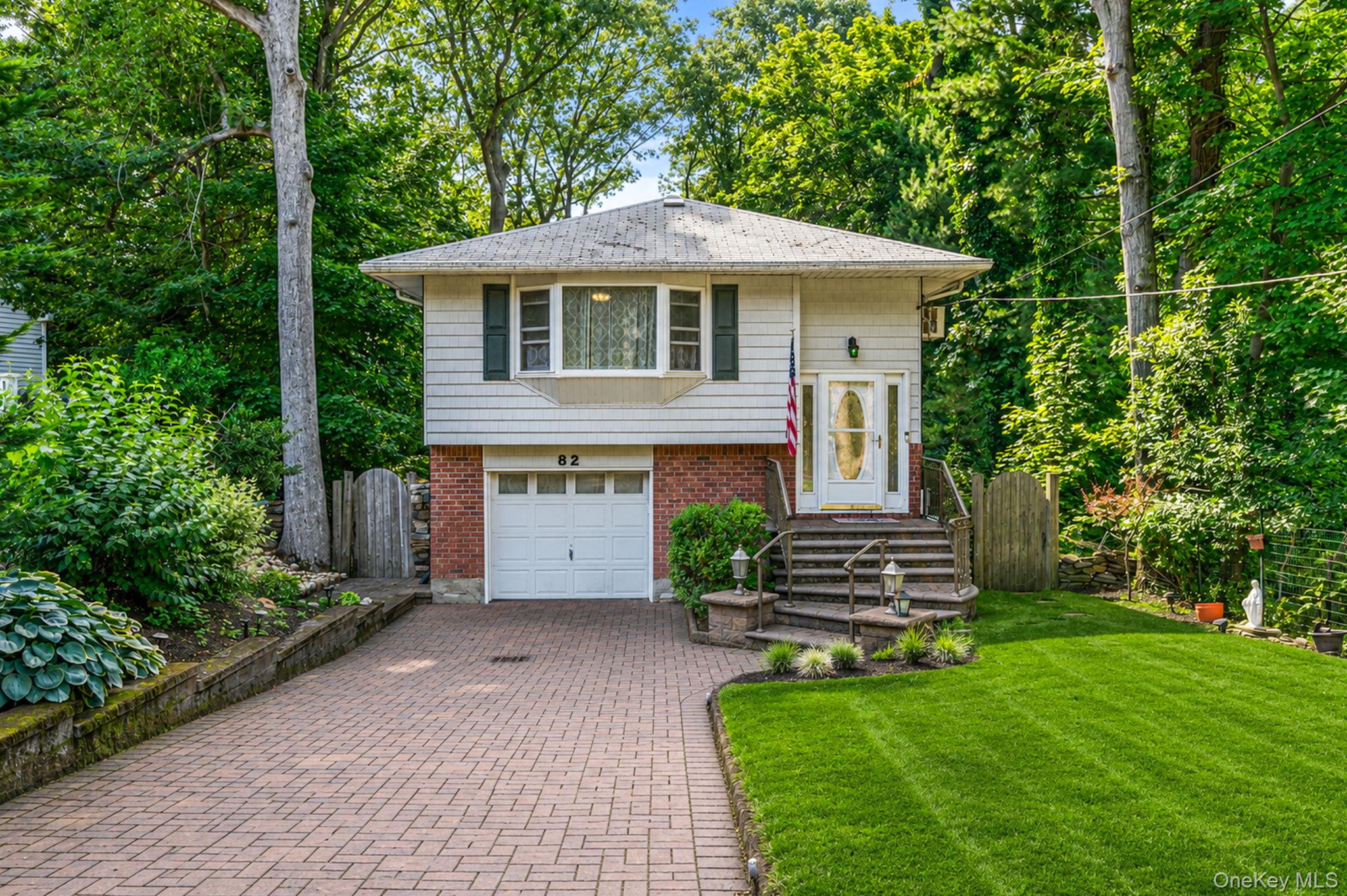 4th image of 82 Sheppard Ln, Smithtown, NY 11767 | MLS# 1025884