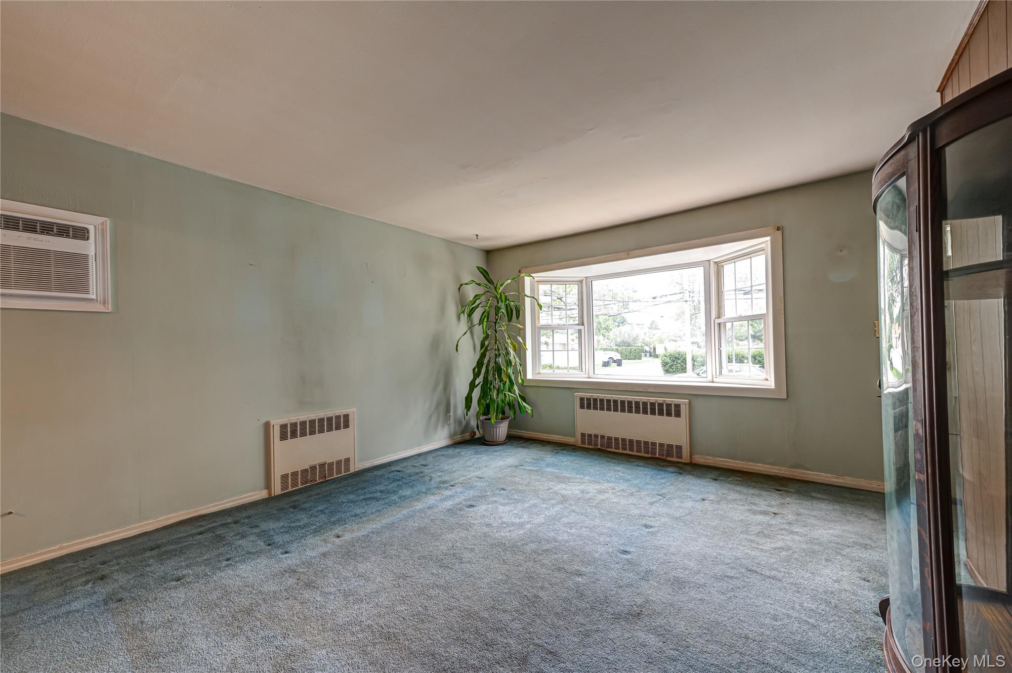 5th image of 380 W Gates Ave, Lindenhurst, NY 11757 | MLS# 1025897
