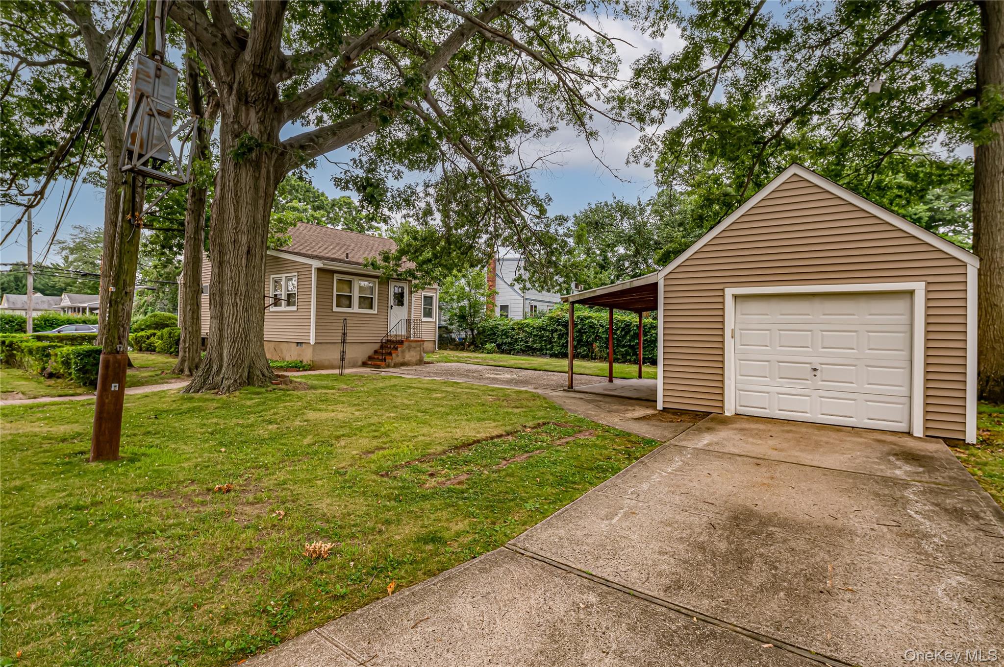 4th image of 380 W Gates Ave, Lindenhurst, NY 11757 | MLS# 1025897
