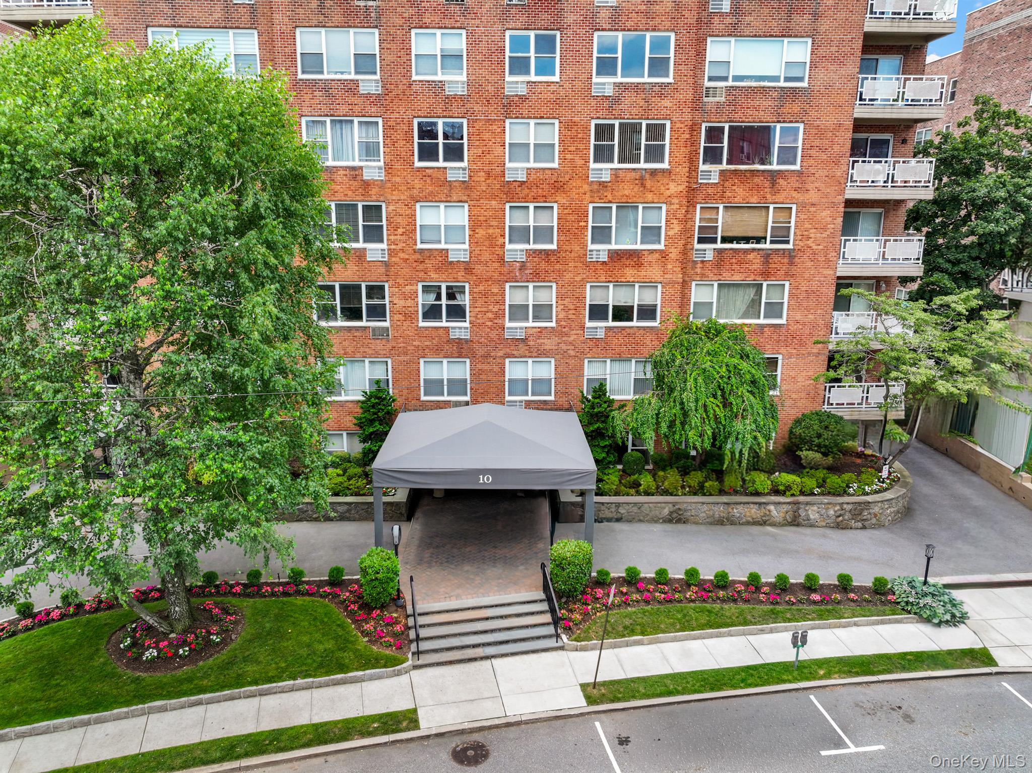 3rd image of 10 Old Mamaroneck Rd #7A, White Plains, NY 10605 | MLS# 1025915