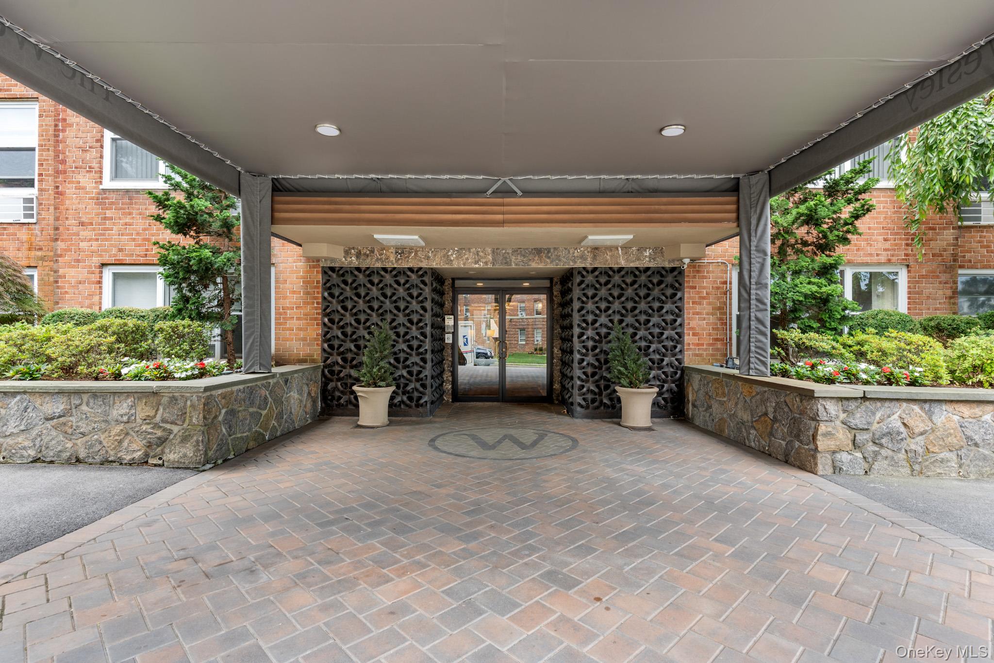 4th image of 10 Old Mamaroneck Rd #7A, White Plains, NY 10605 | MLS# 1025915