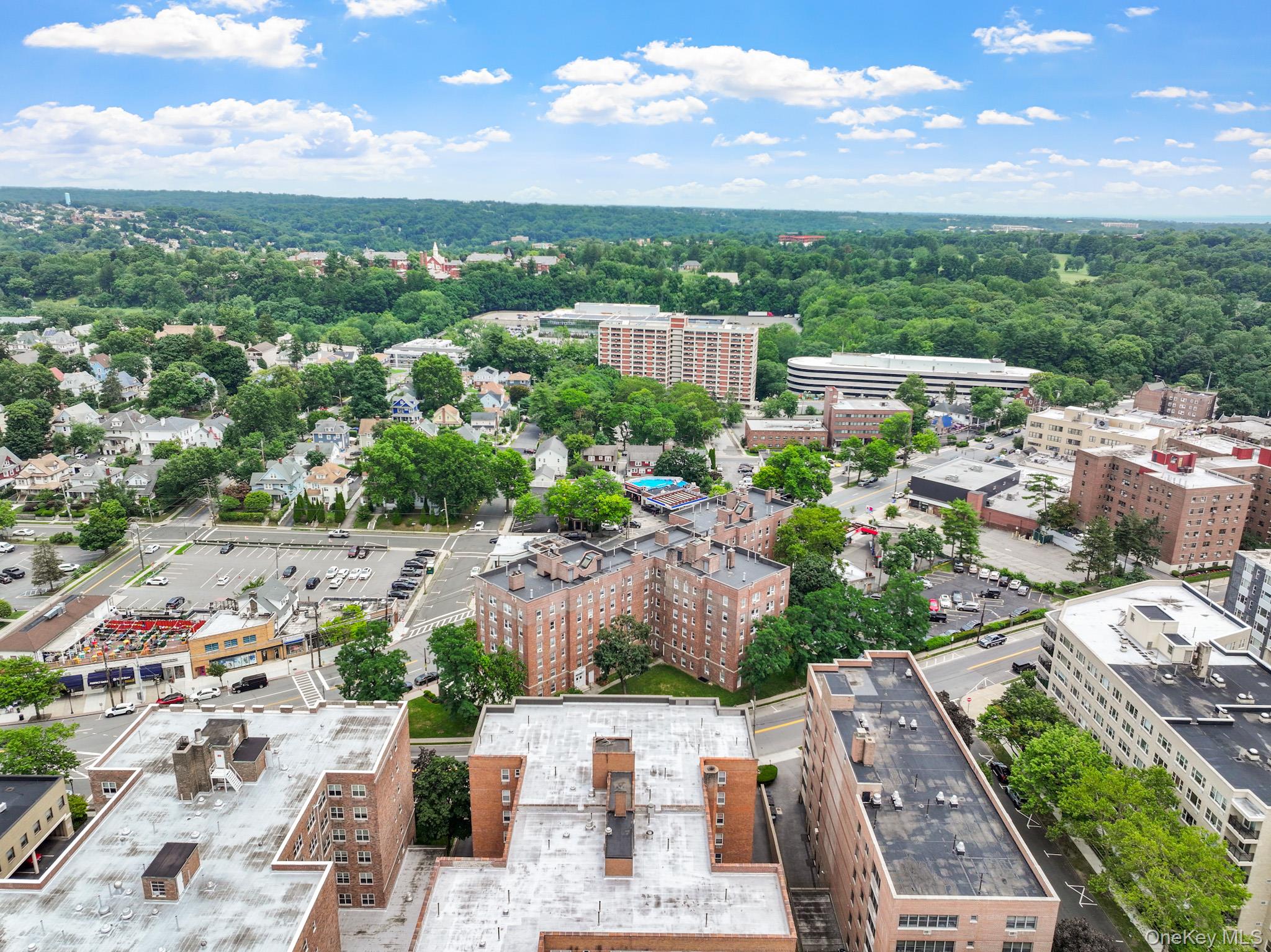 2nd image of 10 Old Mamaroneck Rd, White Plains, NY 10605