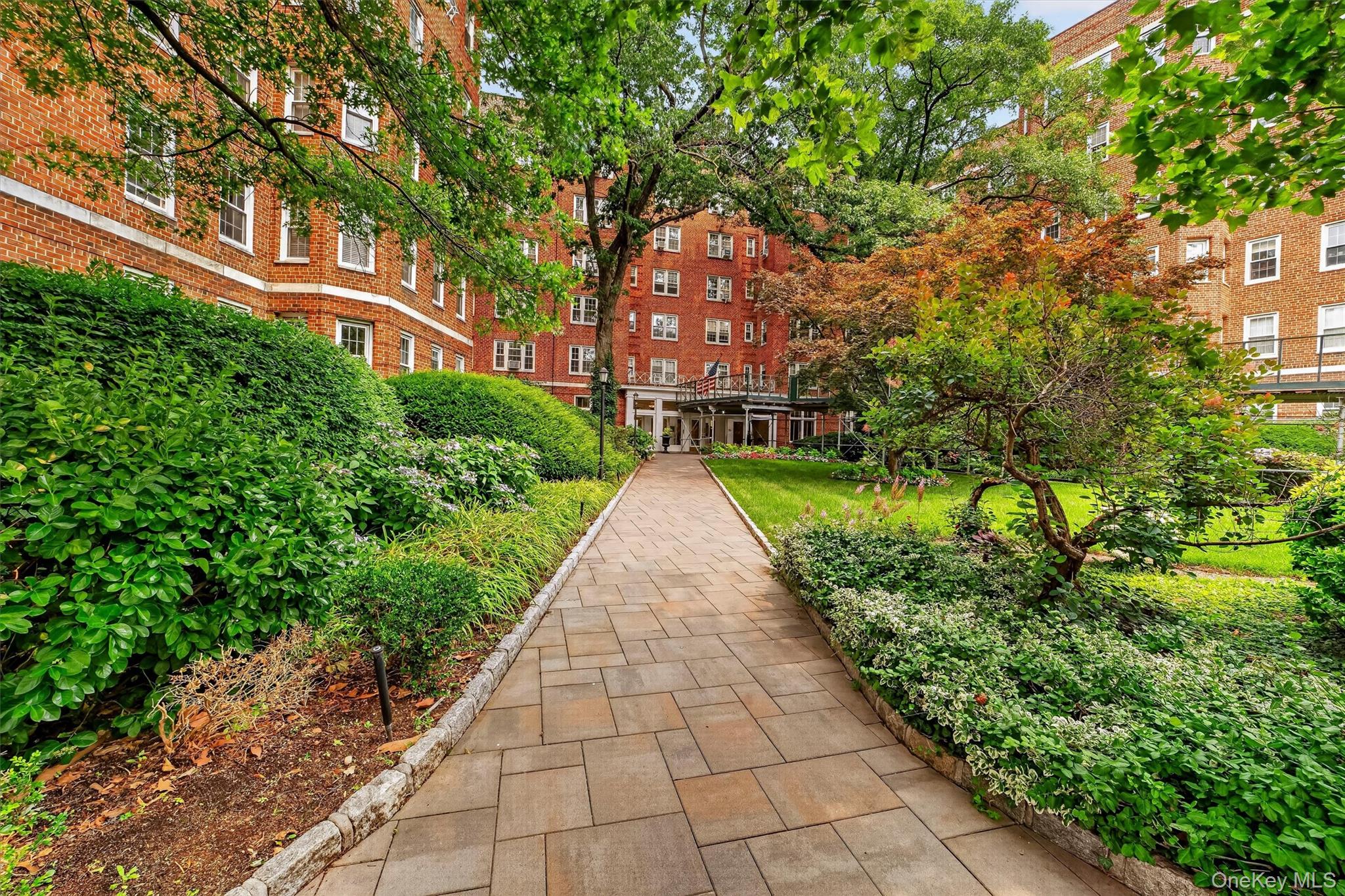 2nd image of 949 Palmer Rd #5K, Yonkers, NY 10708 | MLS# 1025960