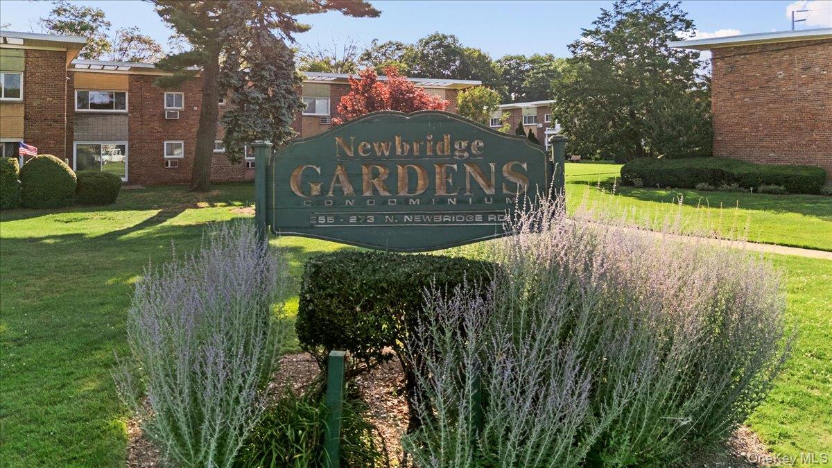 2nd image of 267 N Newbridge Rd, Hempstead, NY 11756