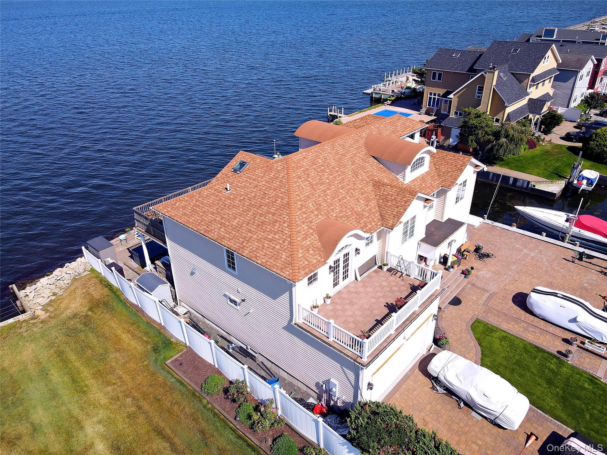 3rd image of 75 Yacht Club Rd, Babylon, NY 11702 | MLS# 1026094