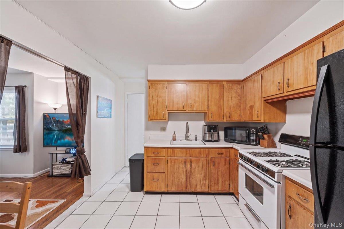 4th image of 805 Tuckahoe Rd, Yonkers, NY 10710 | MLS# 1026150