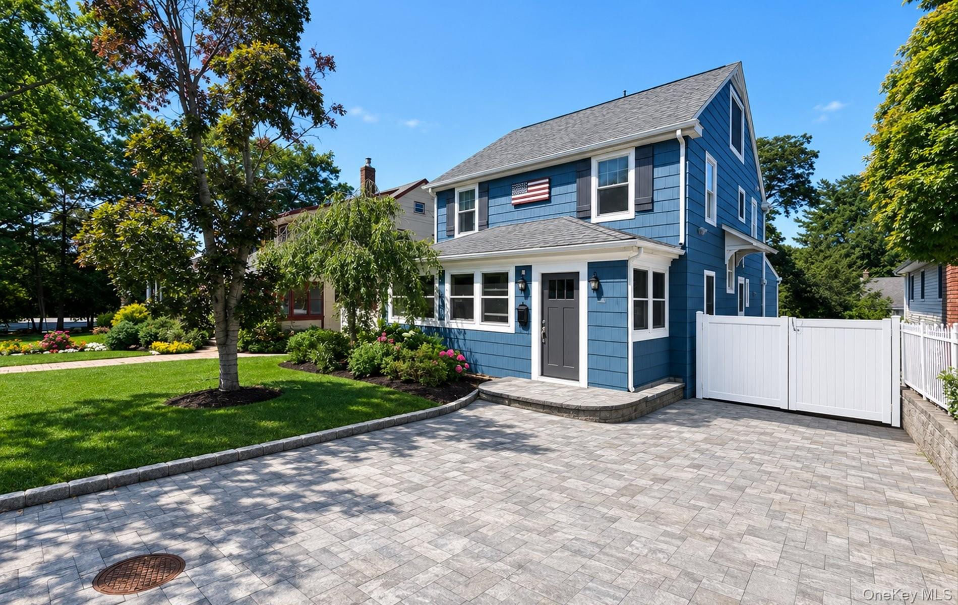 2nd image of 182 School St, Oyster Bay, NY 11771 | MLS# 1026168