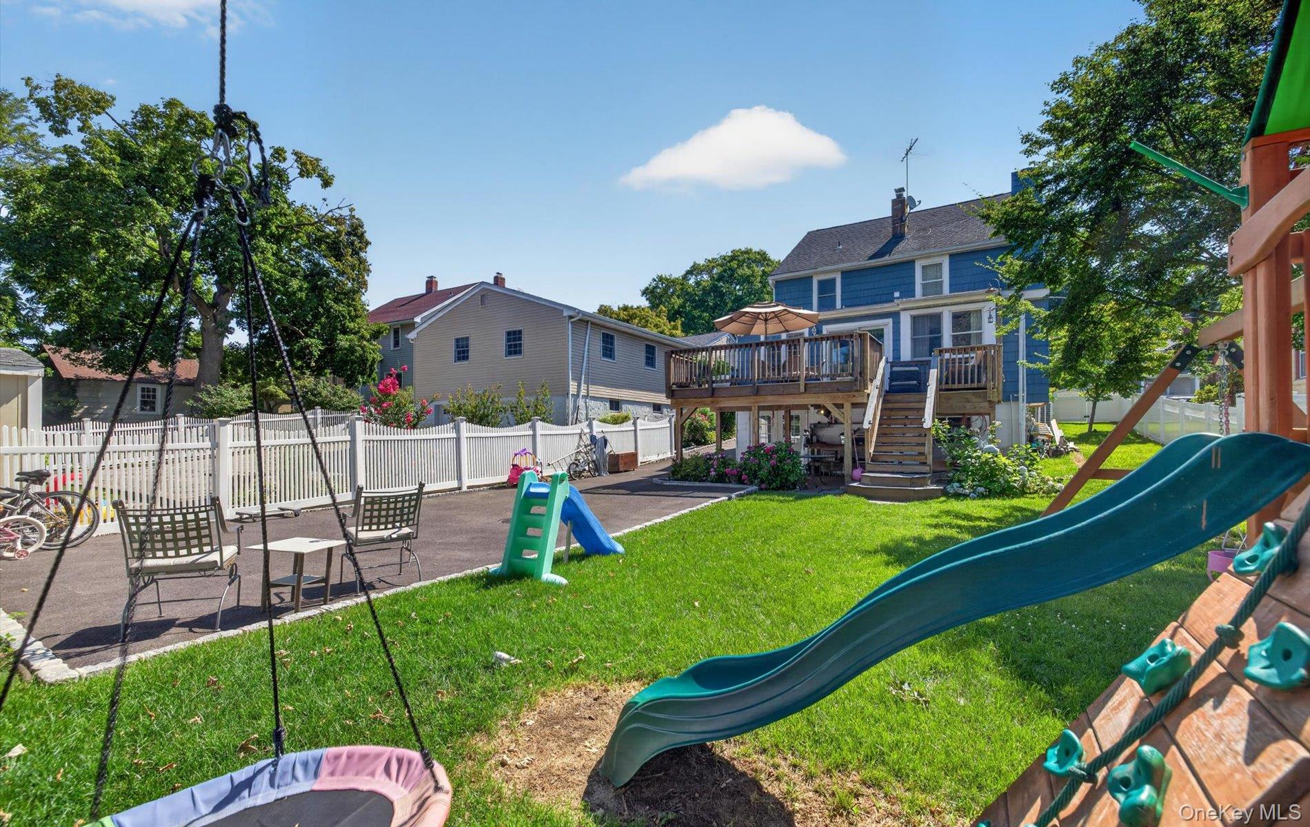 5th image of 182 School St, Oyster Bay, NY 11771 | MLS# 1026168