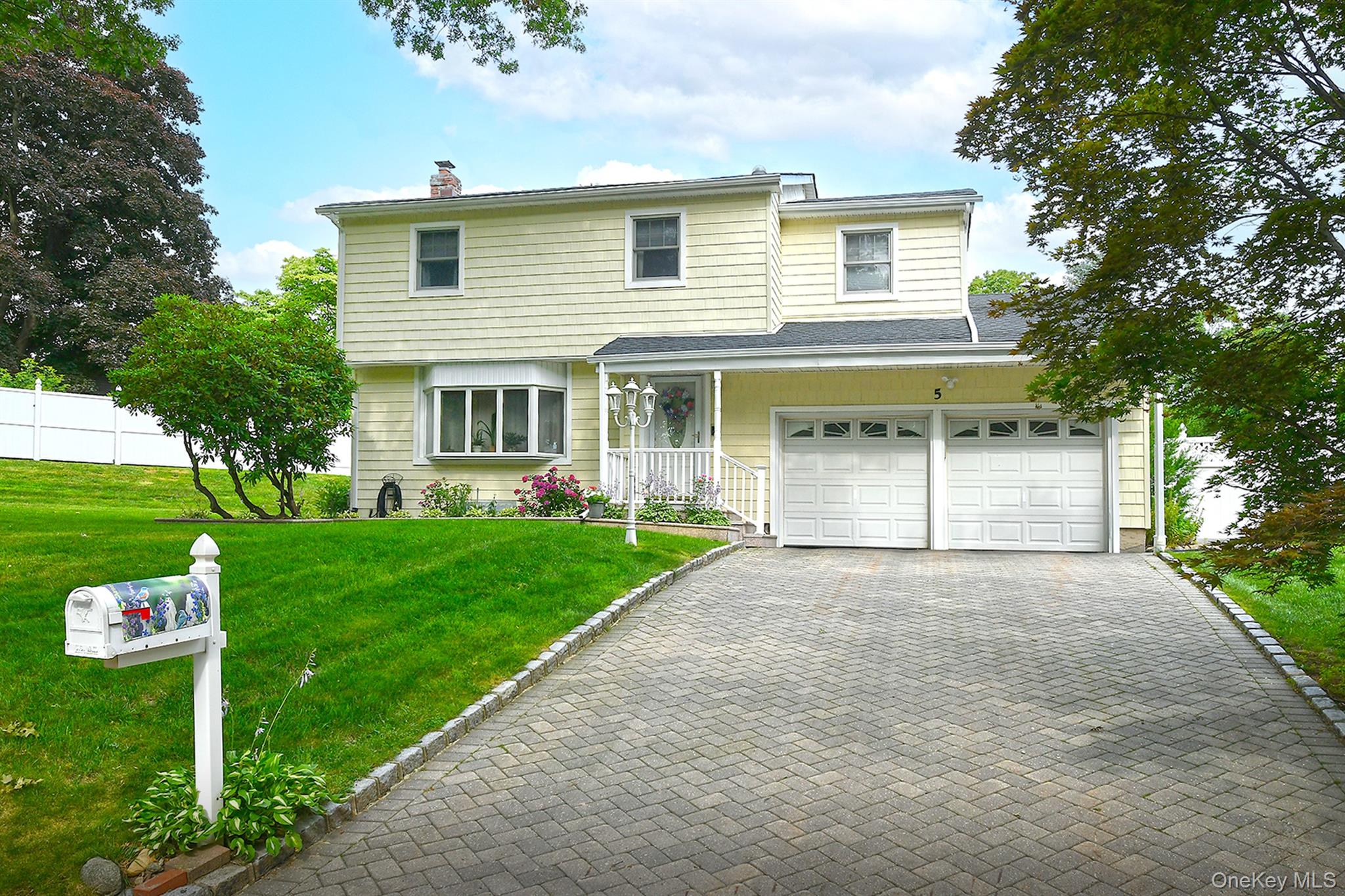 1st image of 5 Trudy Ct, Huntington, NY 11746 | MLS# 1026169