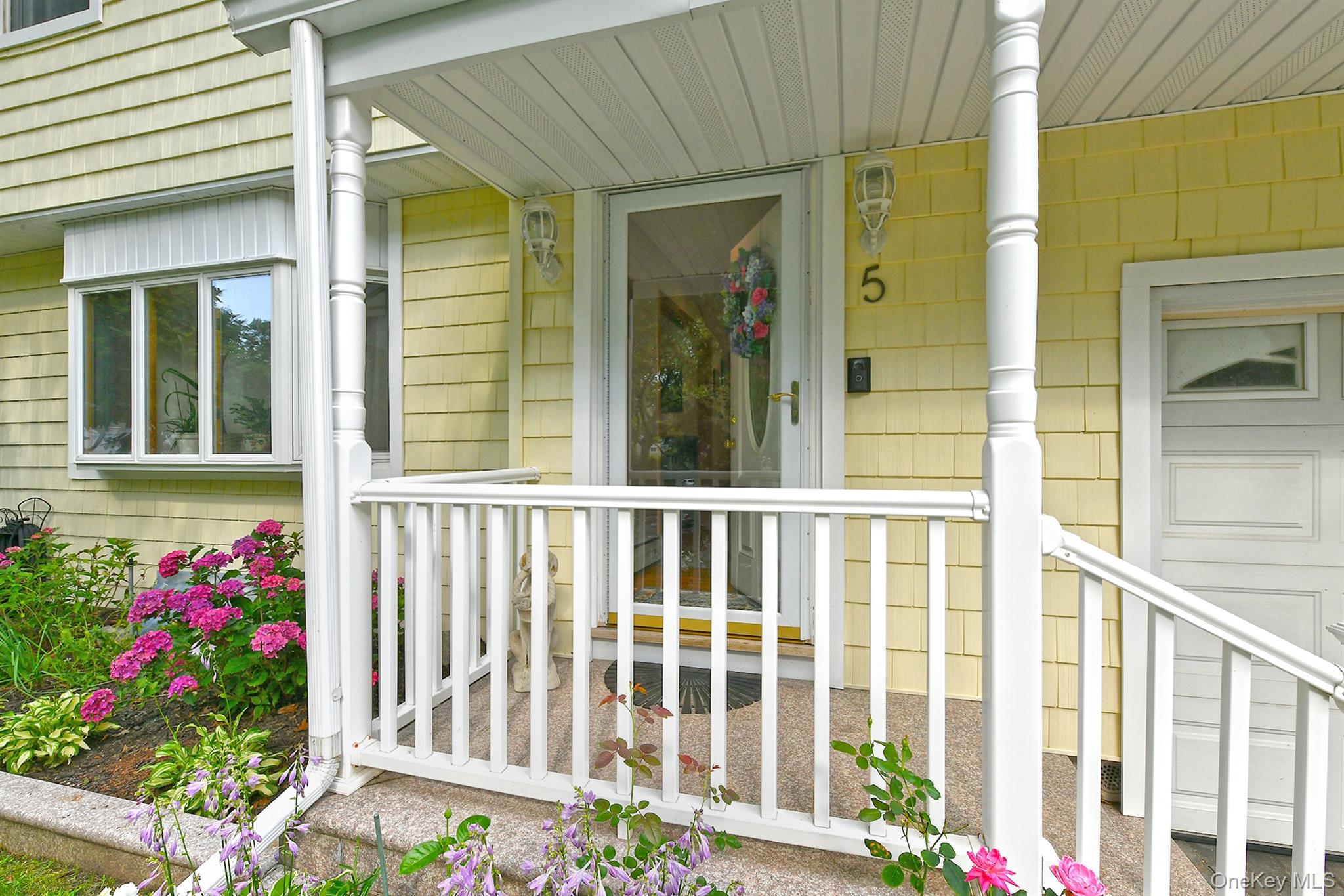 4th image of 5 Trudy Ct, Huntington, NY 11746 | MLS# 1026169