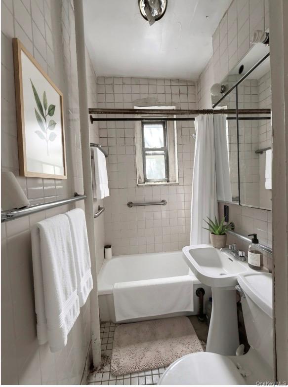 4th image of 2167 33Rd St #3H, New York, NY 11105 | MLS# 1026200