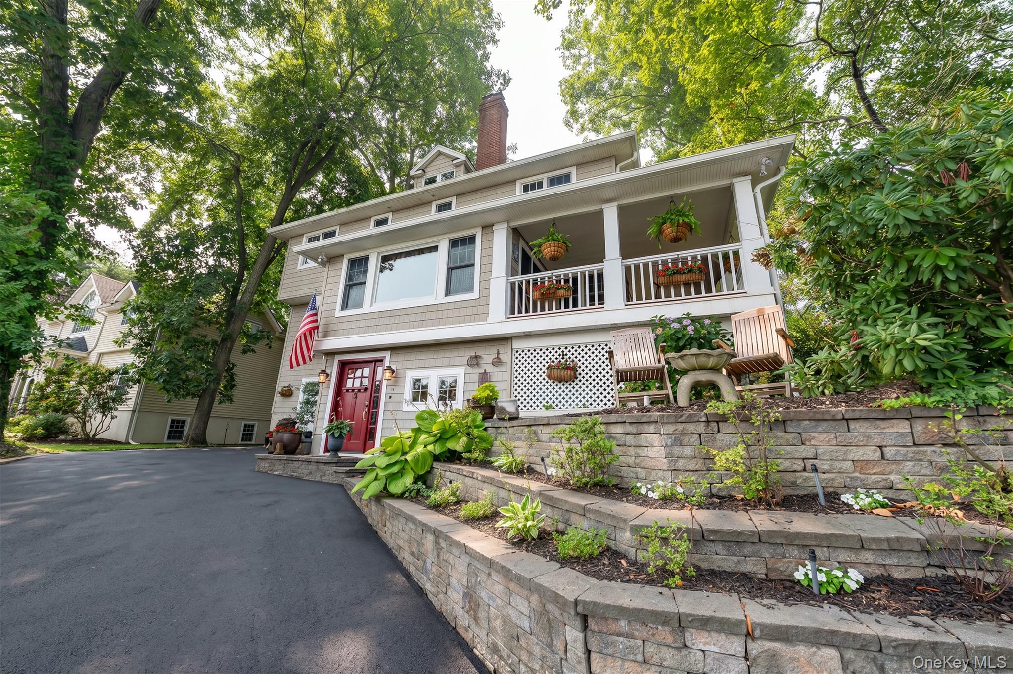 2nd image of 5 Harborview Ln, Huntington, NY 11743 | MLS# 1026256