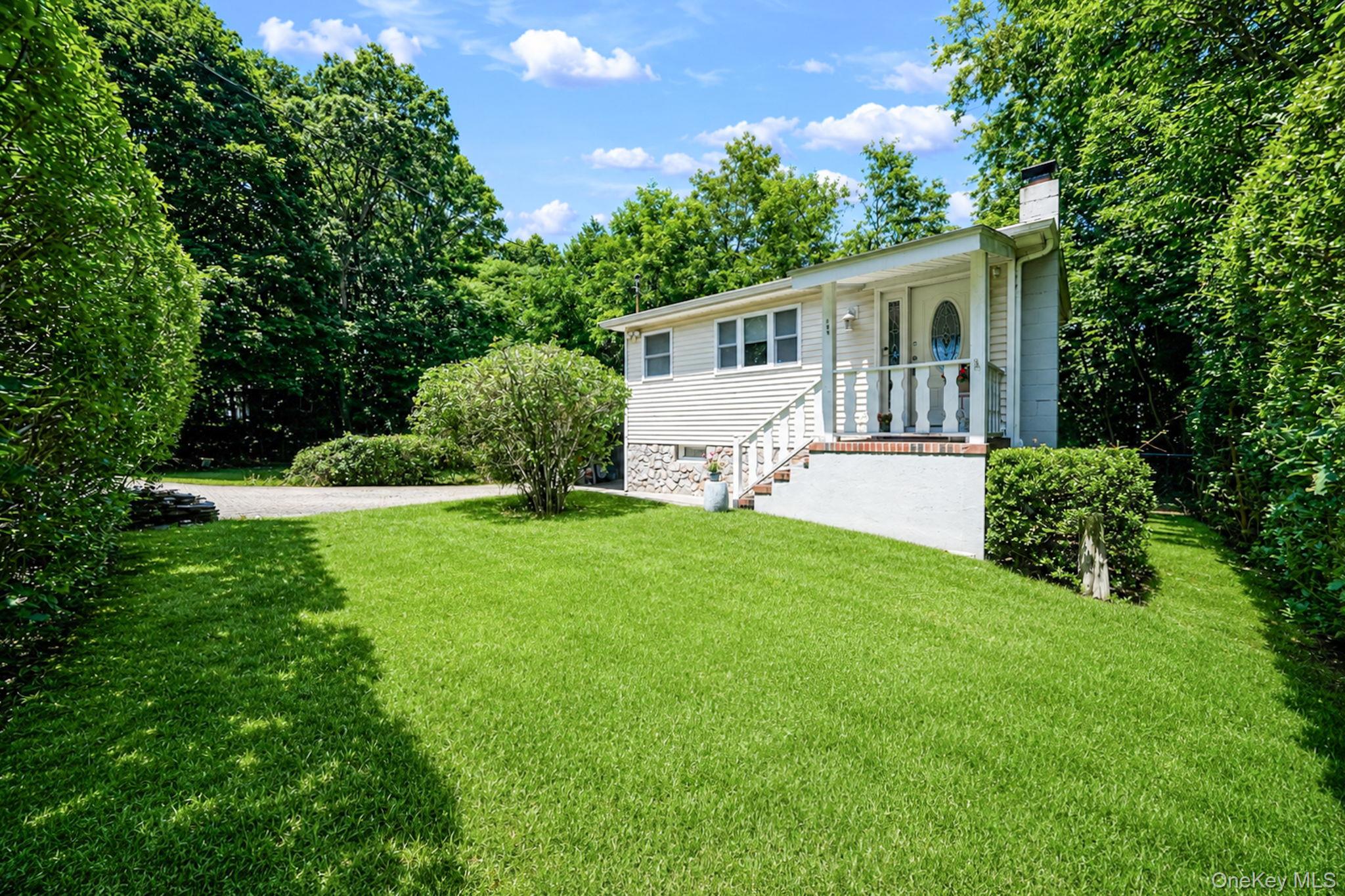 2nd image of 104 21st St, Riverhead, NY 11792 | MLS# 1026277
