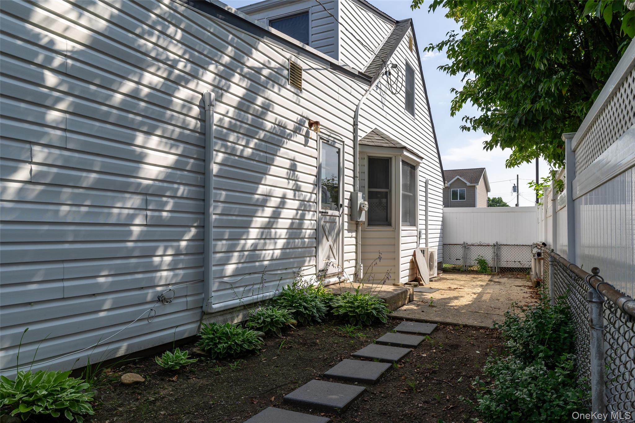 28th image of 190 Cottage Blvd, Oyster Bay, NY 11801 | MLS# 1026278