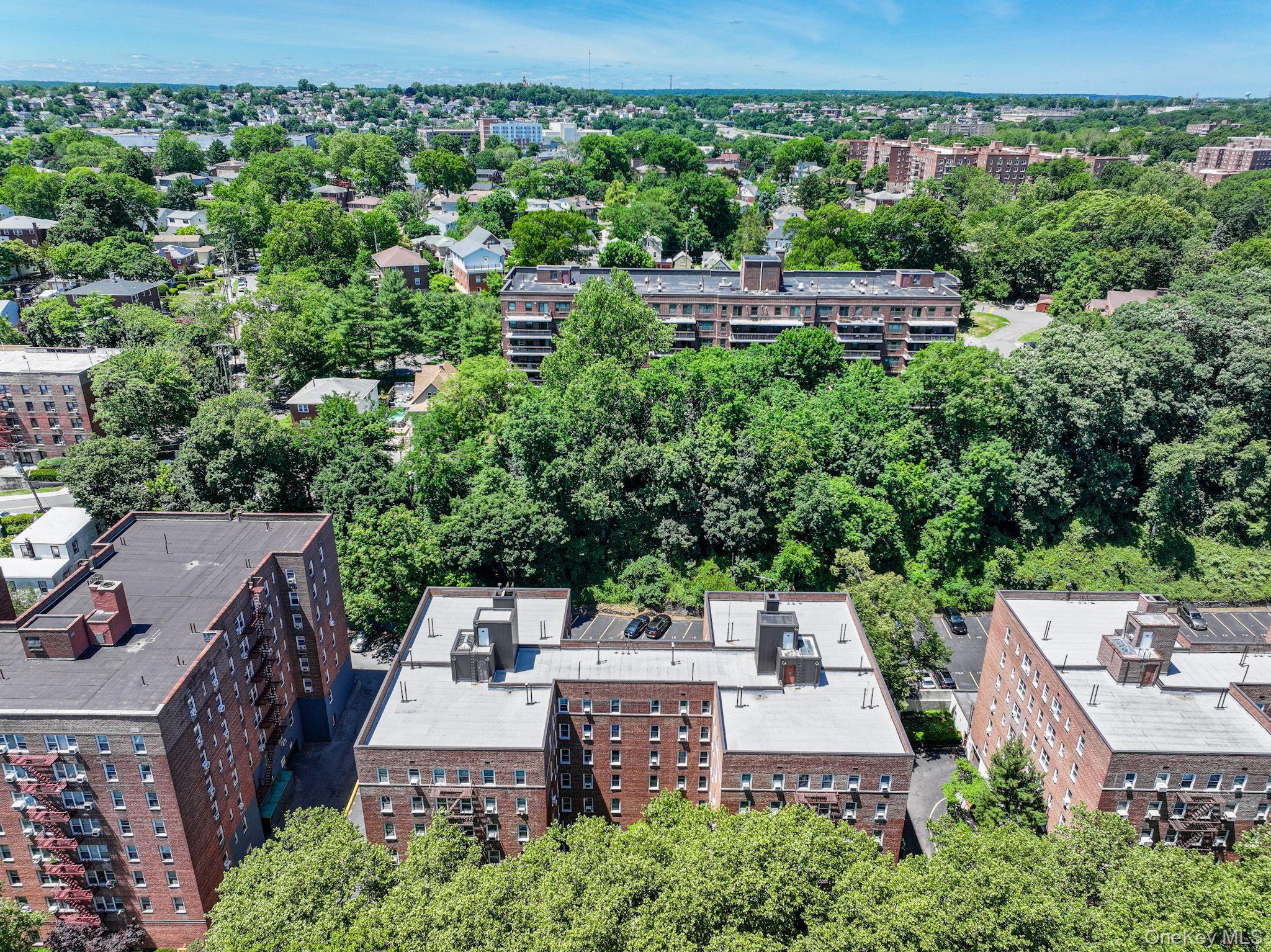 3rd image of 755 Bronx River Rd #4B, Yonkers, NY 10708 | MLS# 1026293