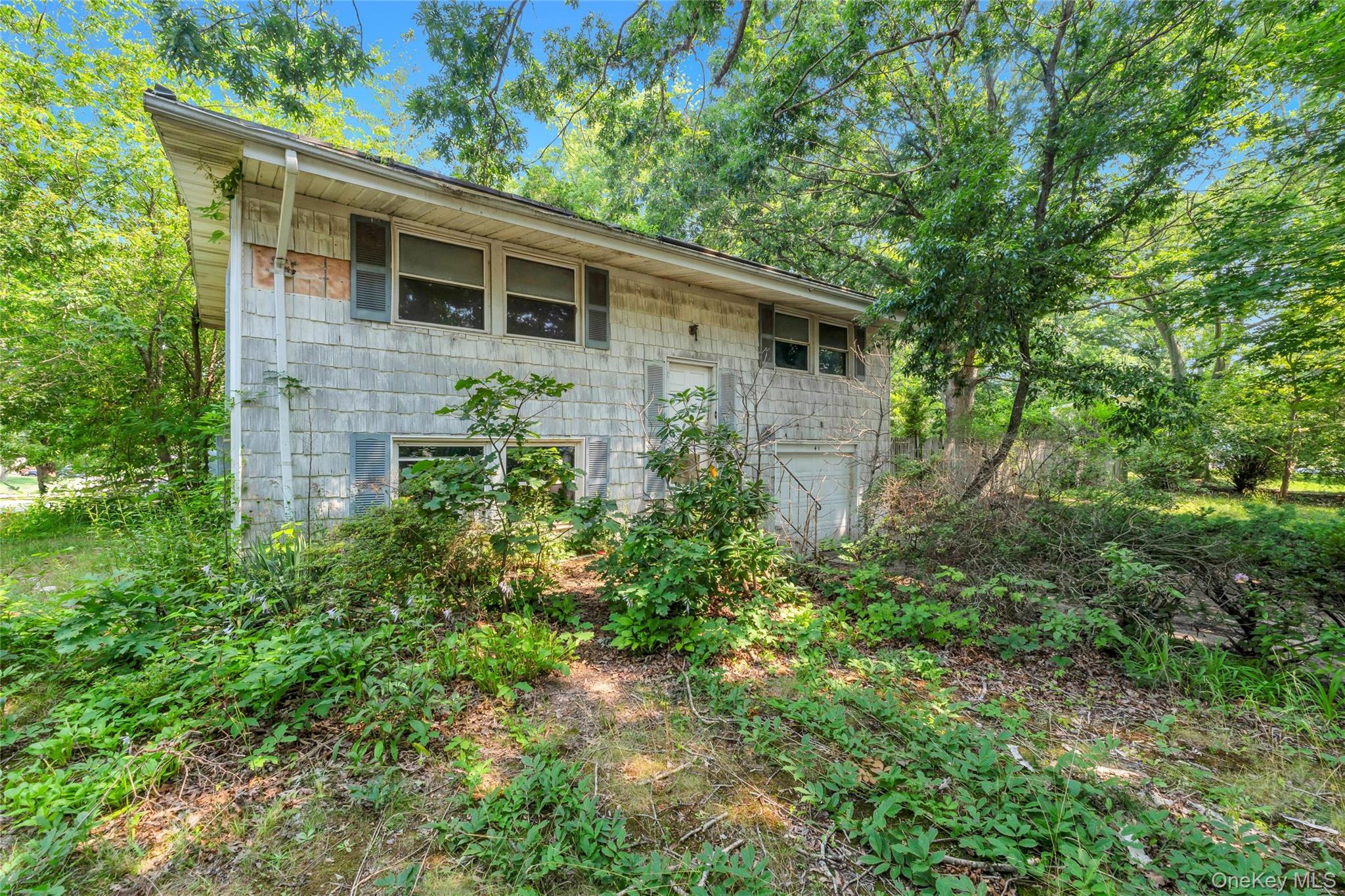 4th image of 41 Arrowhead Ln, Brookhaven, NY 11733 | MLS# 1026315