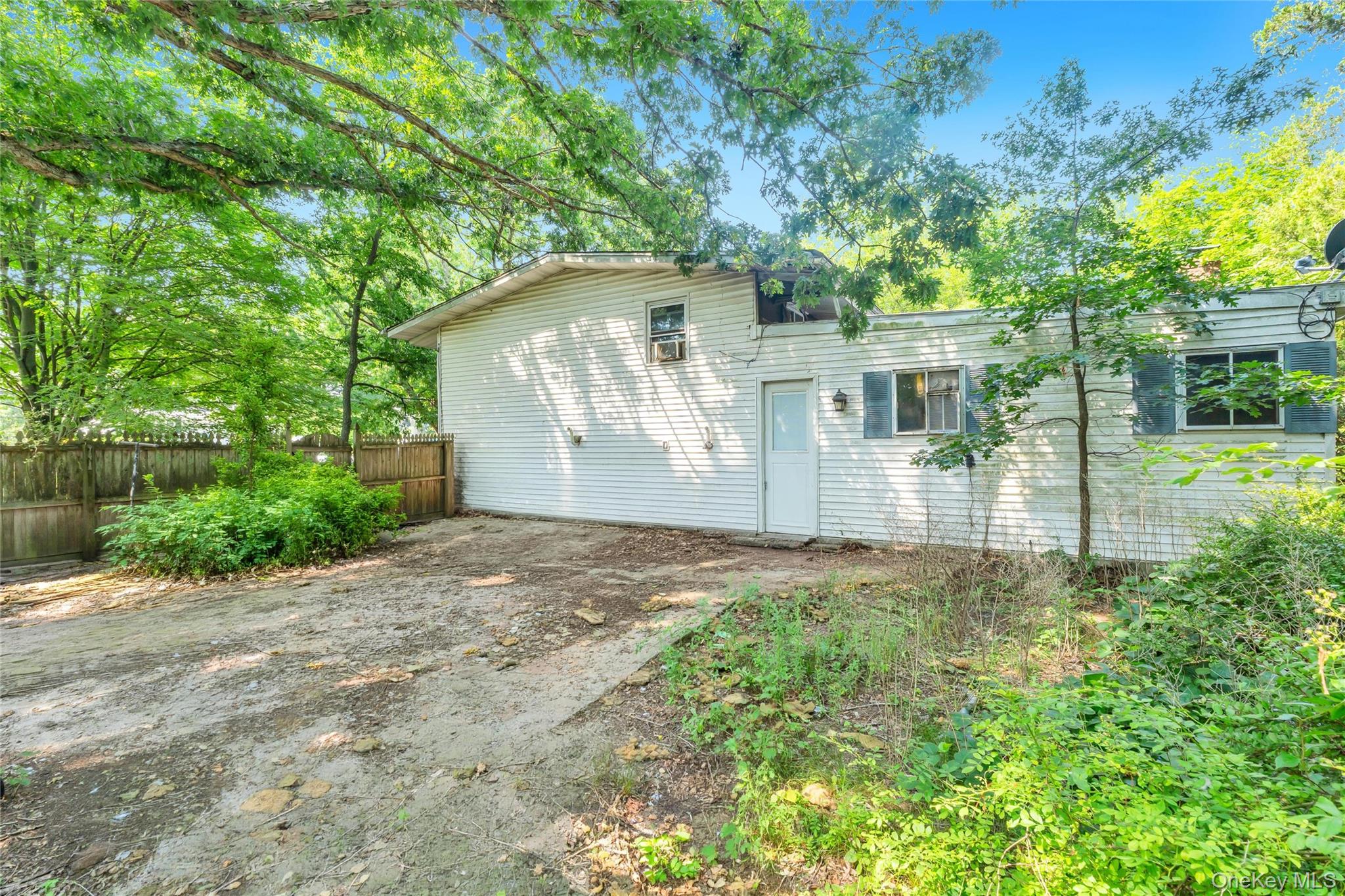 12th image of 41 Arrowhead Ln, Brookhaven, NY 11733 | MLS# 1026315