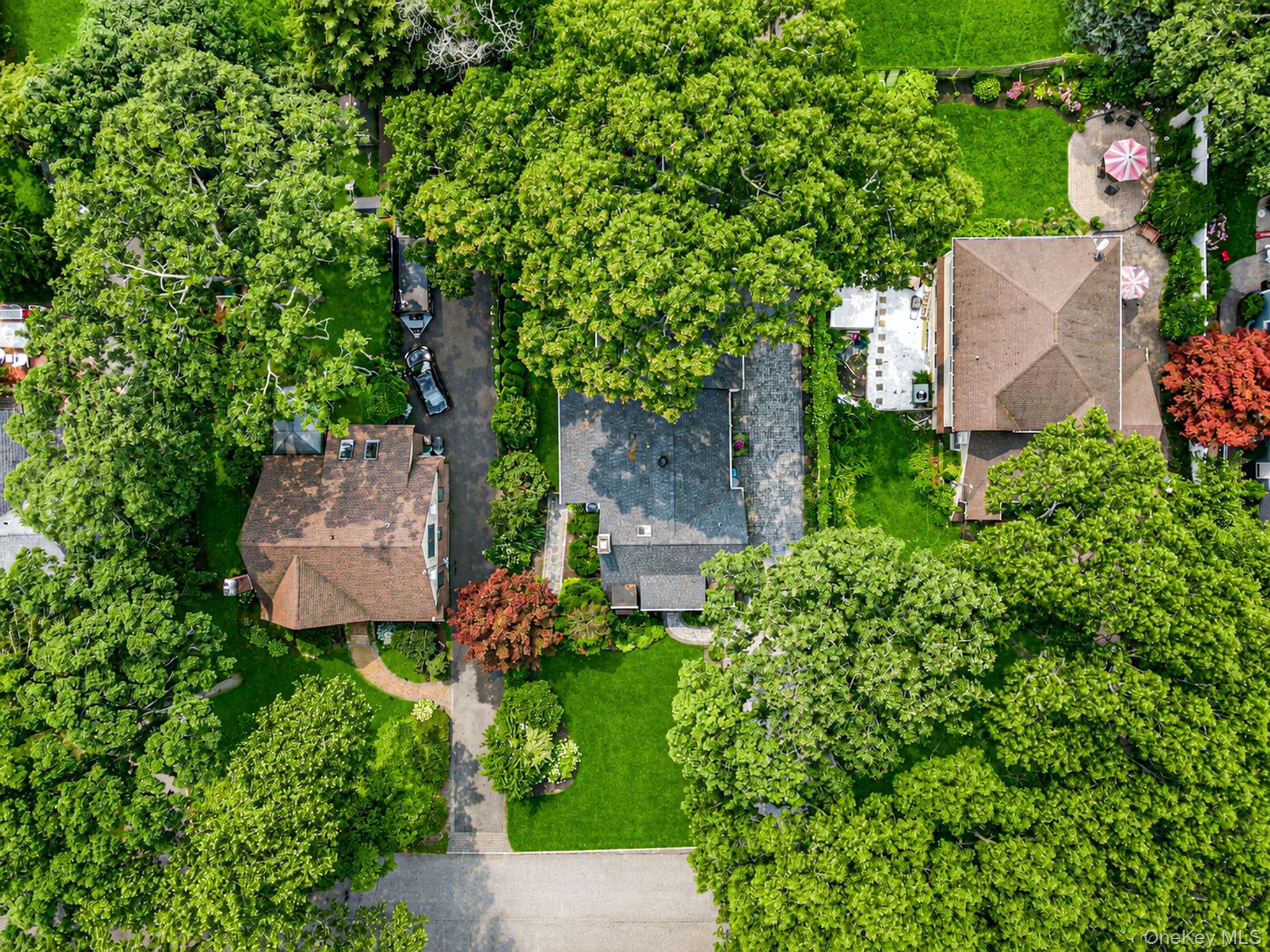 3rd image of 527 Brooklyn Blvd, Brightwaters, NY 11718 | MLS# 1026324