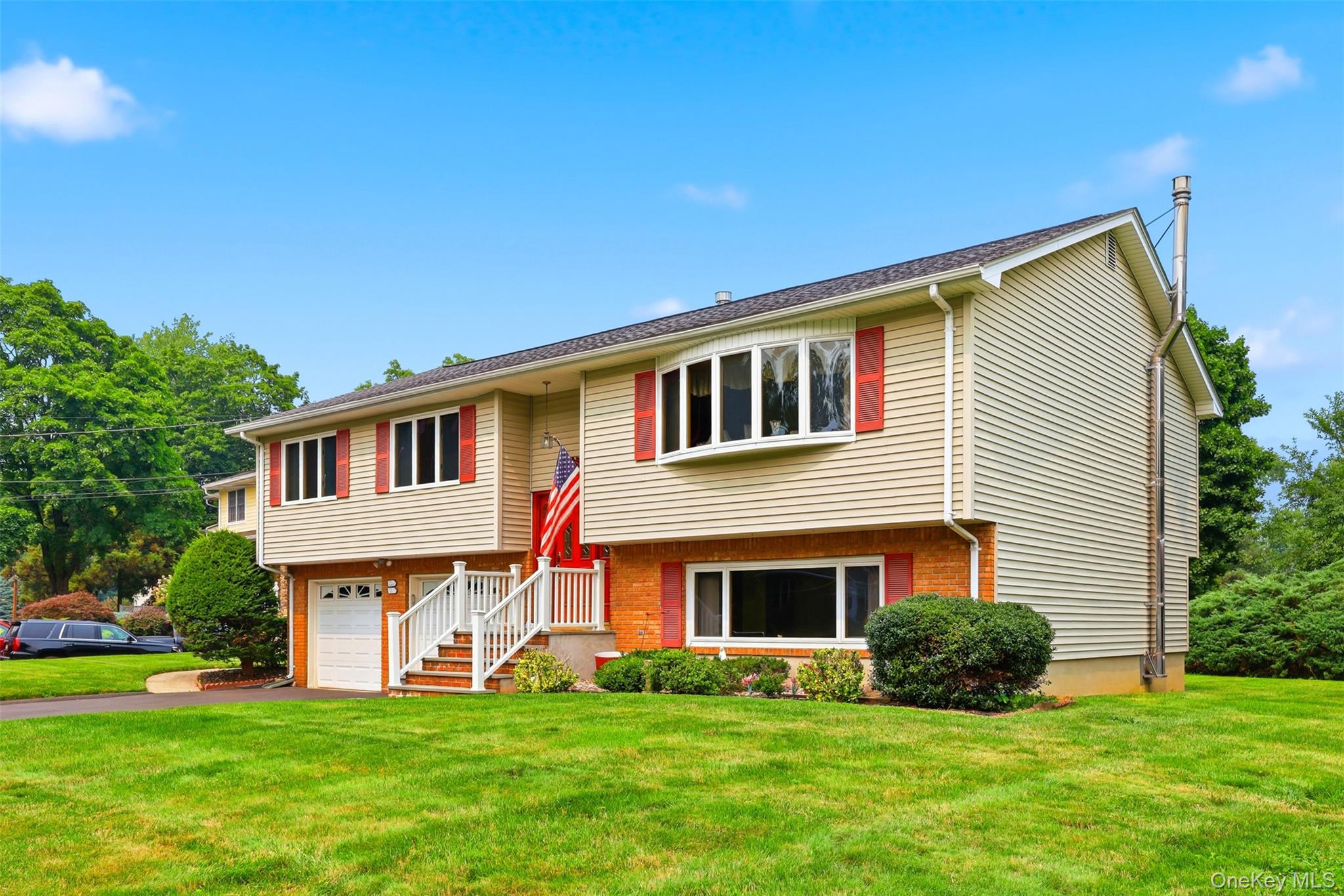 3rd image of 32 Van Zandt Dr, Pearl River, NY 10965 | MLS# 1026371