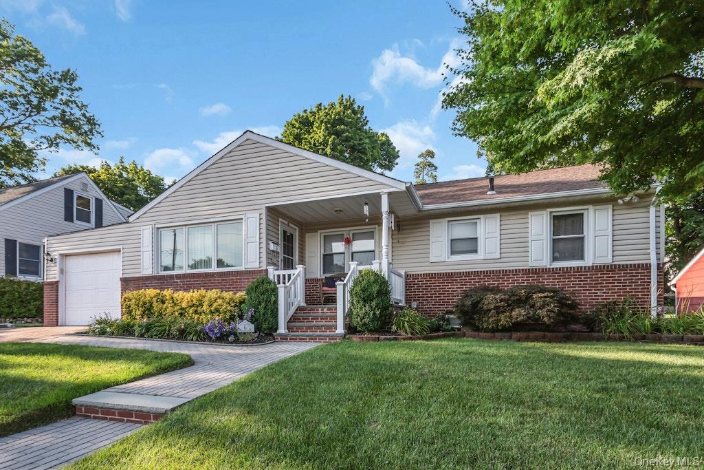 2nd image of 6 Emerald Dr, Glen Cove, NY 11542 | MLS# 1026388