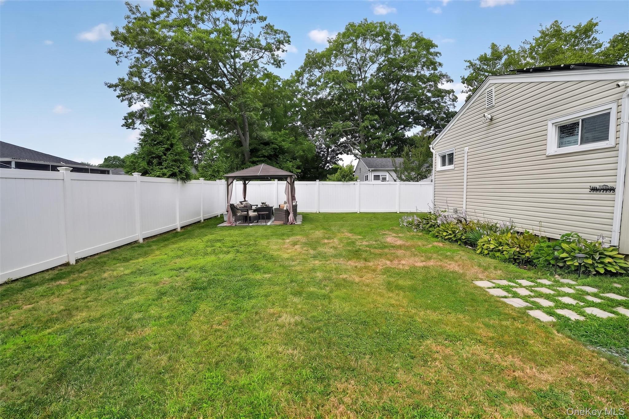 4th image of 50 Lantern St, Huntington, NY 11743 | MLS# 1026396
