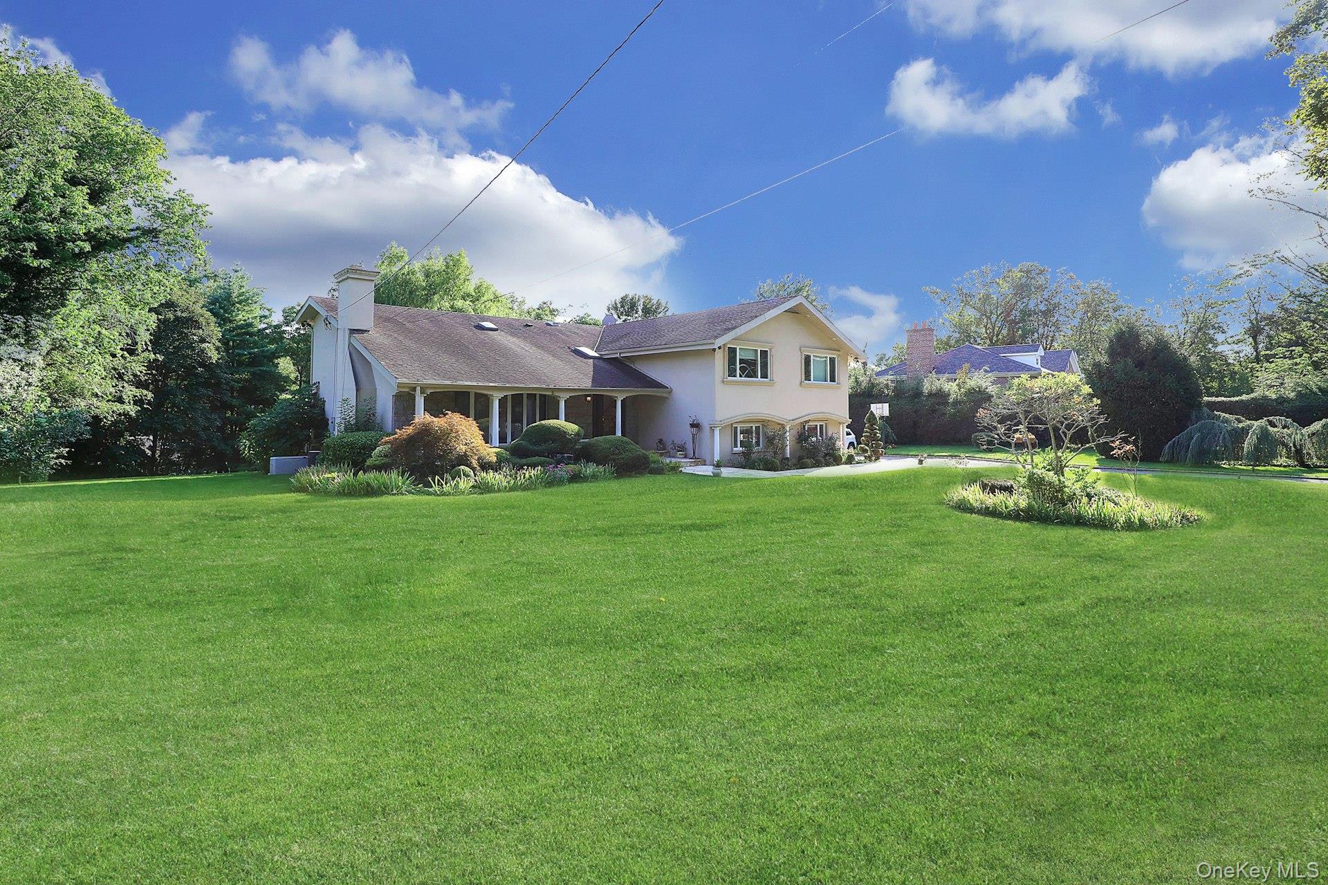 2nd image of 650 Bryant Ave, North Hempstead, NY 11576 | MLS# 1026425