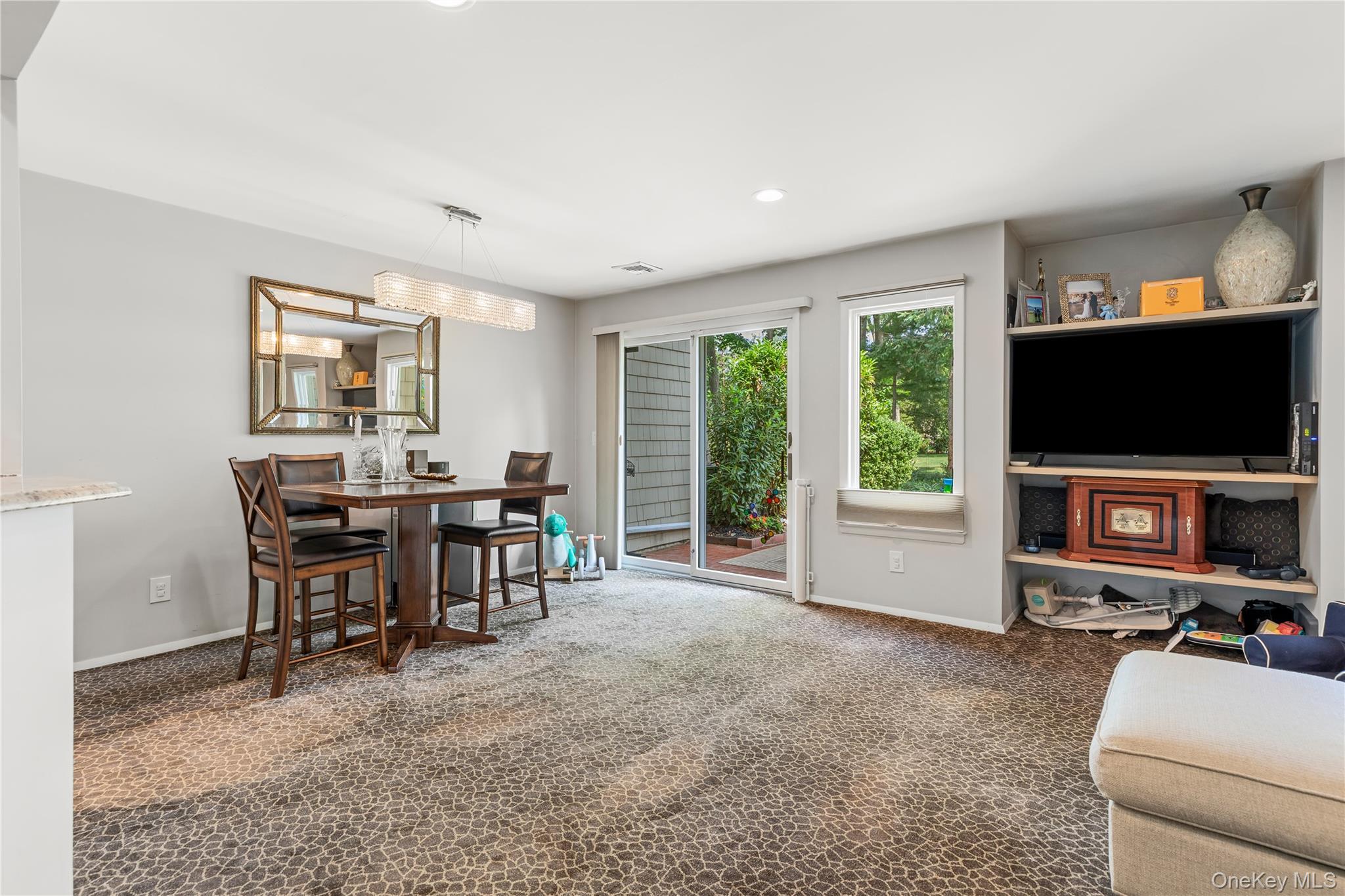 5th image of 9 Pleasant Ln, Islip, NY 11706 | MLS# 1026459