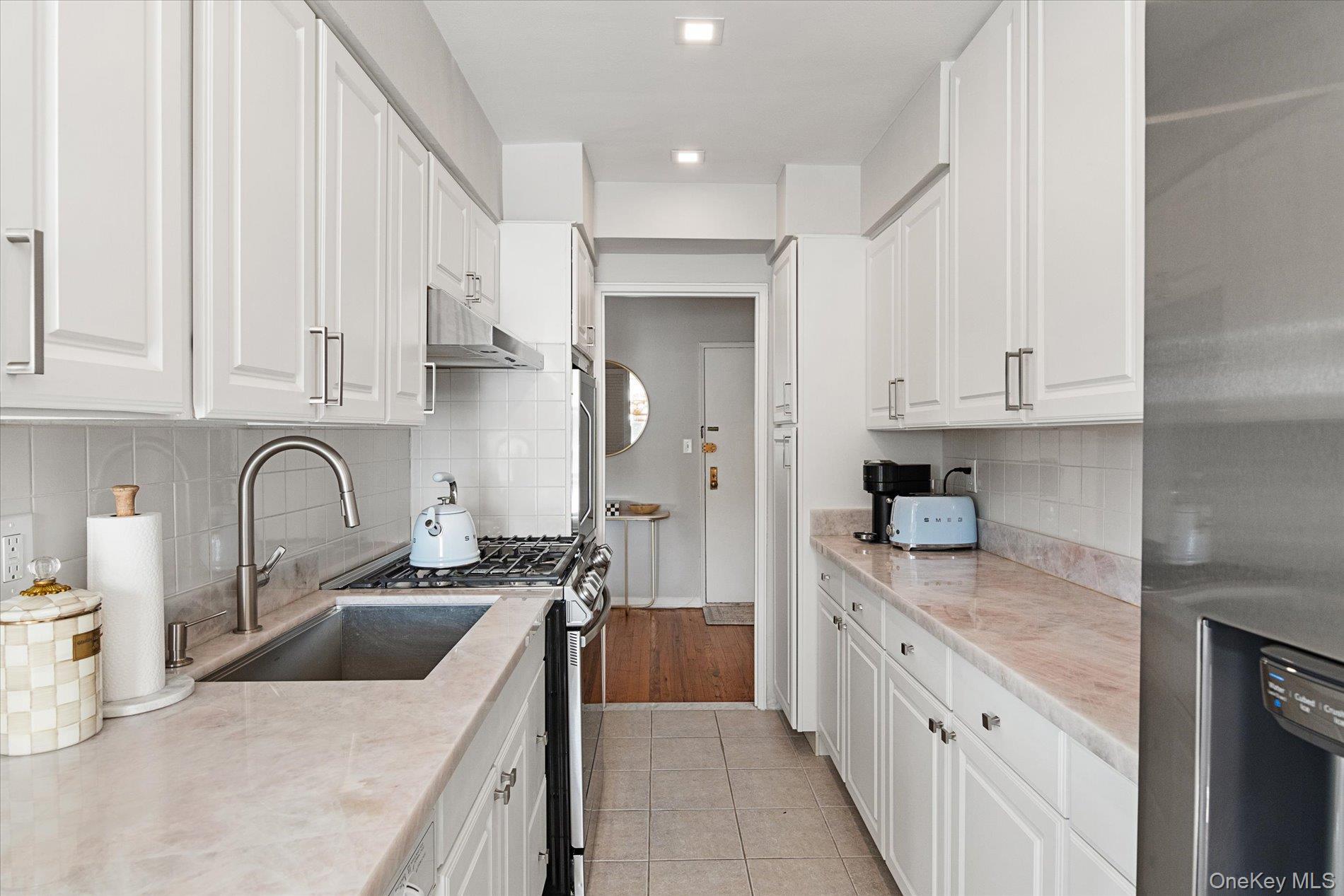 4th image of 60 Hempstead Ave #2C, Hempstead, NY 11563 | MLS# 1026473