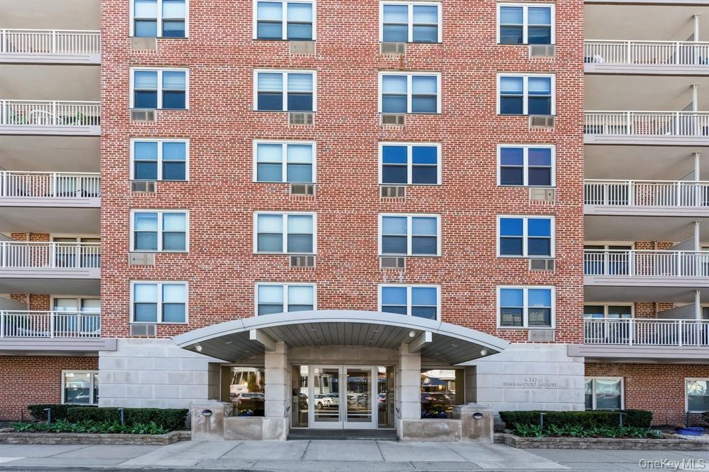 2nd image of 410 E Broadway #4T, Long Beach, NY 11561 | MLS# 1026487