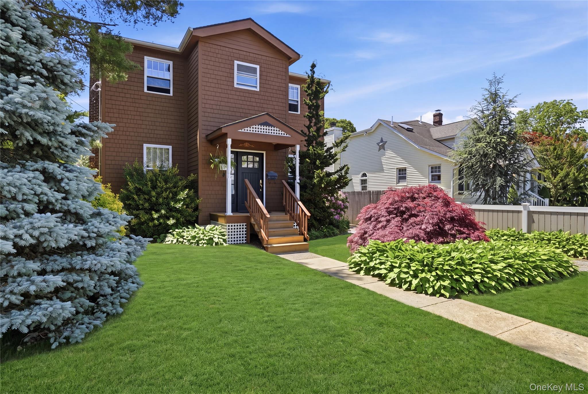 2nd image of 100 Elm St, Islip, NY 11751 | MLS# 1026497