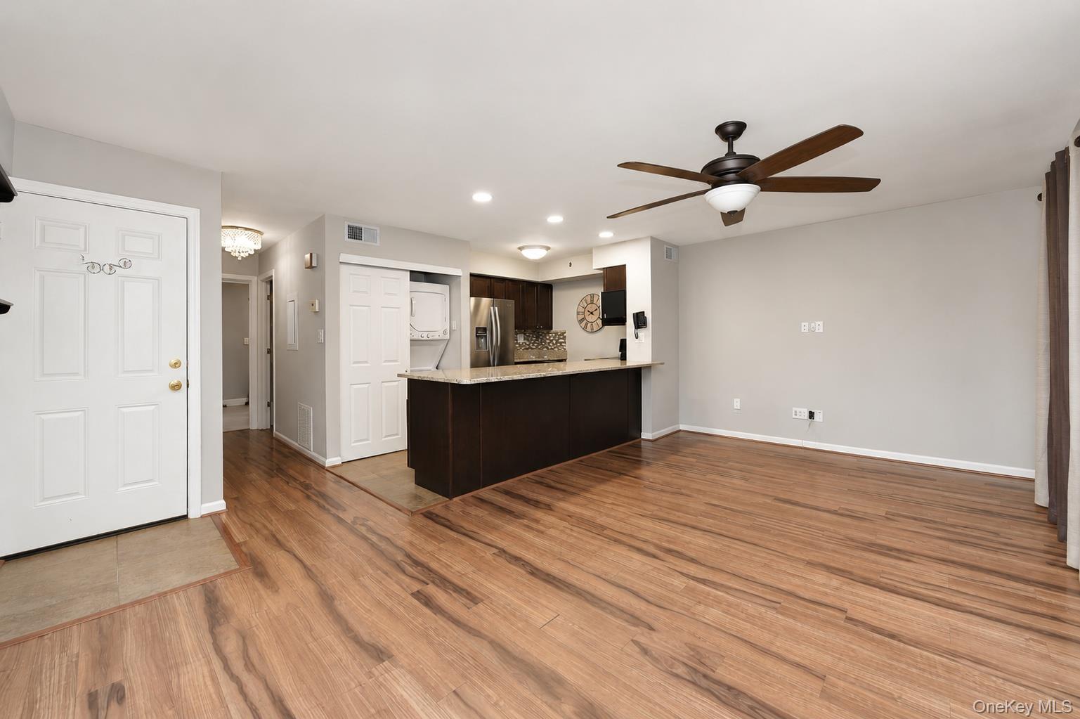 5th image of 1 Anchorage Wy #1501, Hempstead, NY 11520 | MLS# 1026498