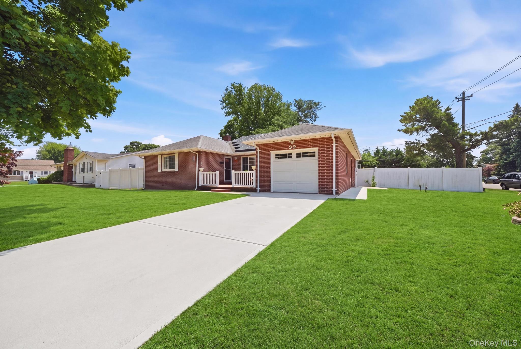 2nd image of 32 Lake Ave, Deer Park, NY 11729 | MLS# 1026504