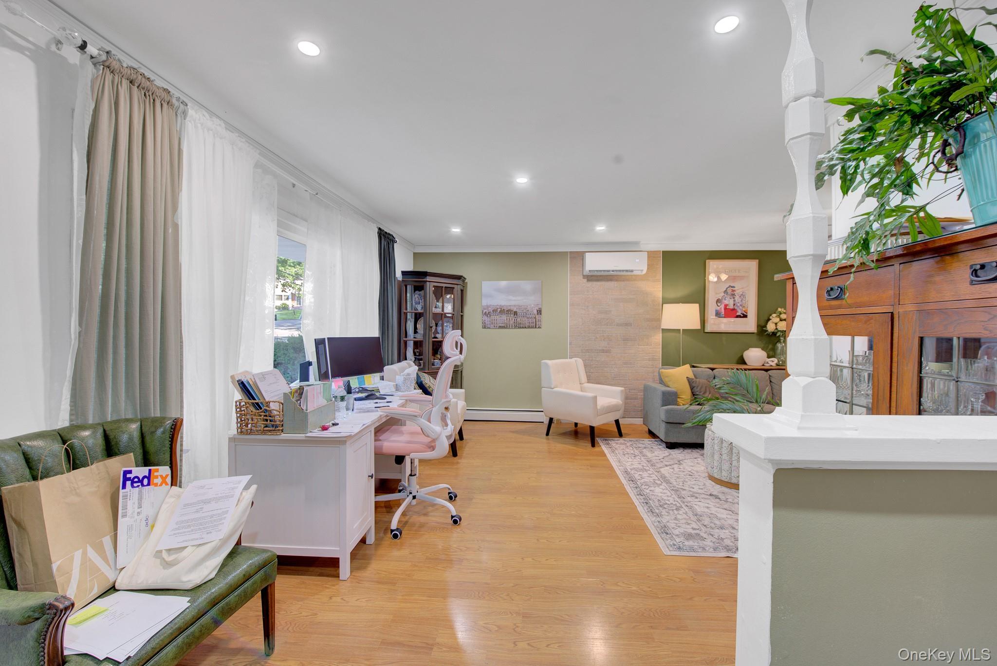 5th image of 6 Hilton Ct, Huntington, NY 11743 | MLS# 1026508