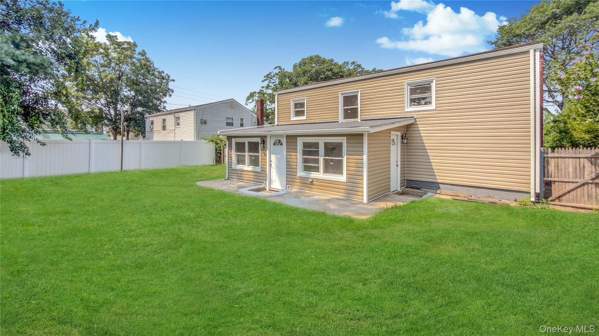 44th image of 162 State St, North Hempstead, NY 11590 | MLS# 1026509