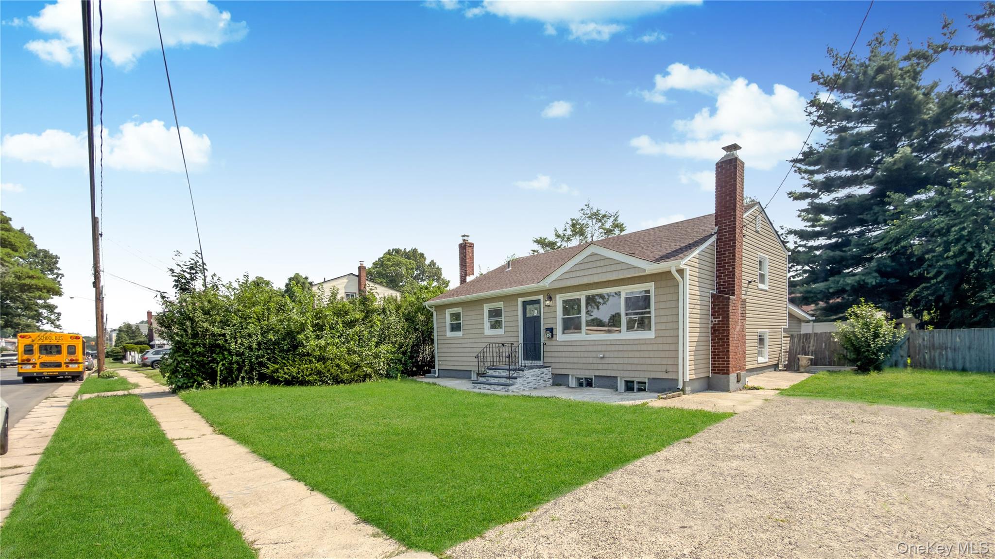 3rd image of 162 State St, North Hempstead, NY 11590 | MLS# 1026509