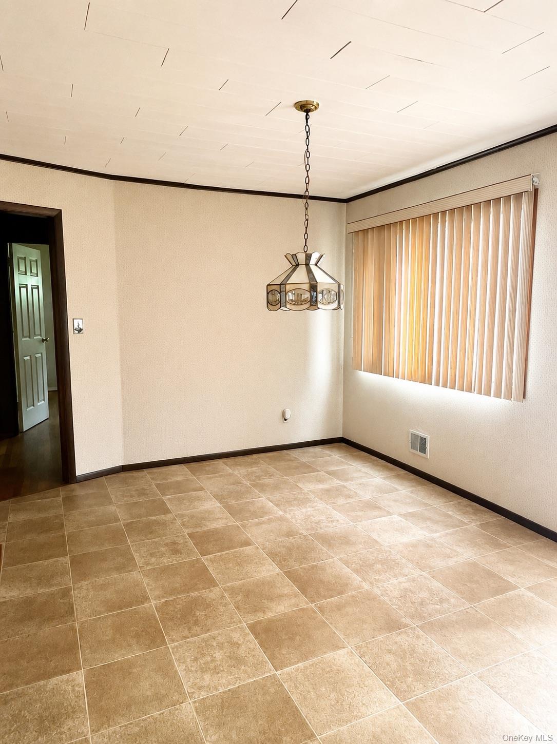 5th image of 36 Orange St, Islip, NY 11722 | MLS# 1026518