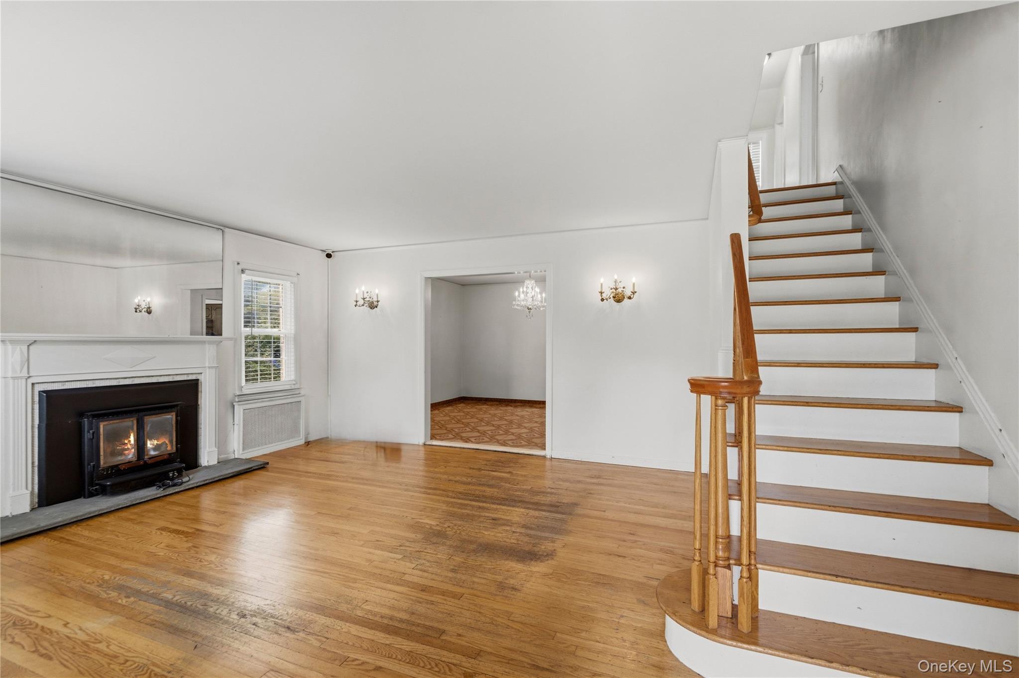 3rd image of 19 Chestnut St, Glen Cove, NY 11542 | MLS# 1026537