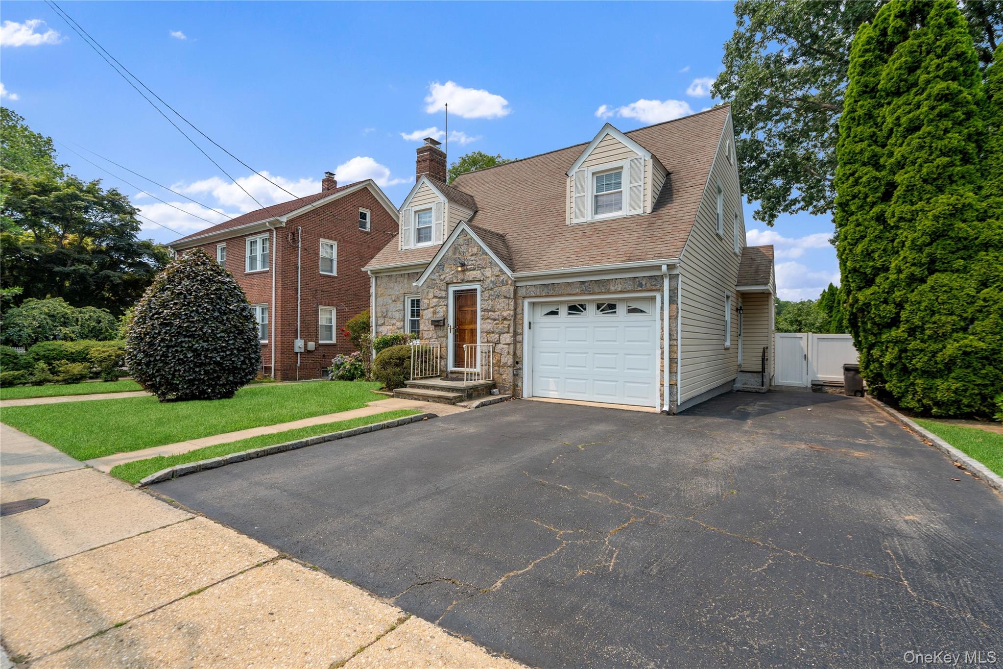 23rd image of 19 Chestnut St, Glen Cove, NY 11542 | MLS# 1026537